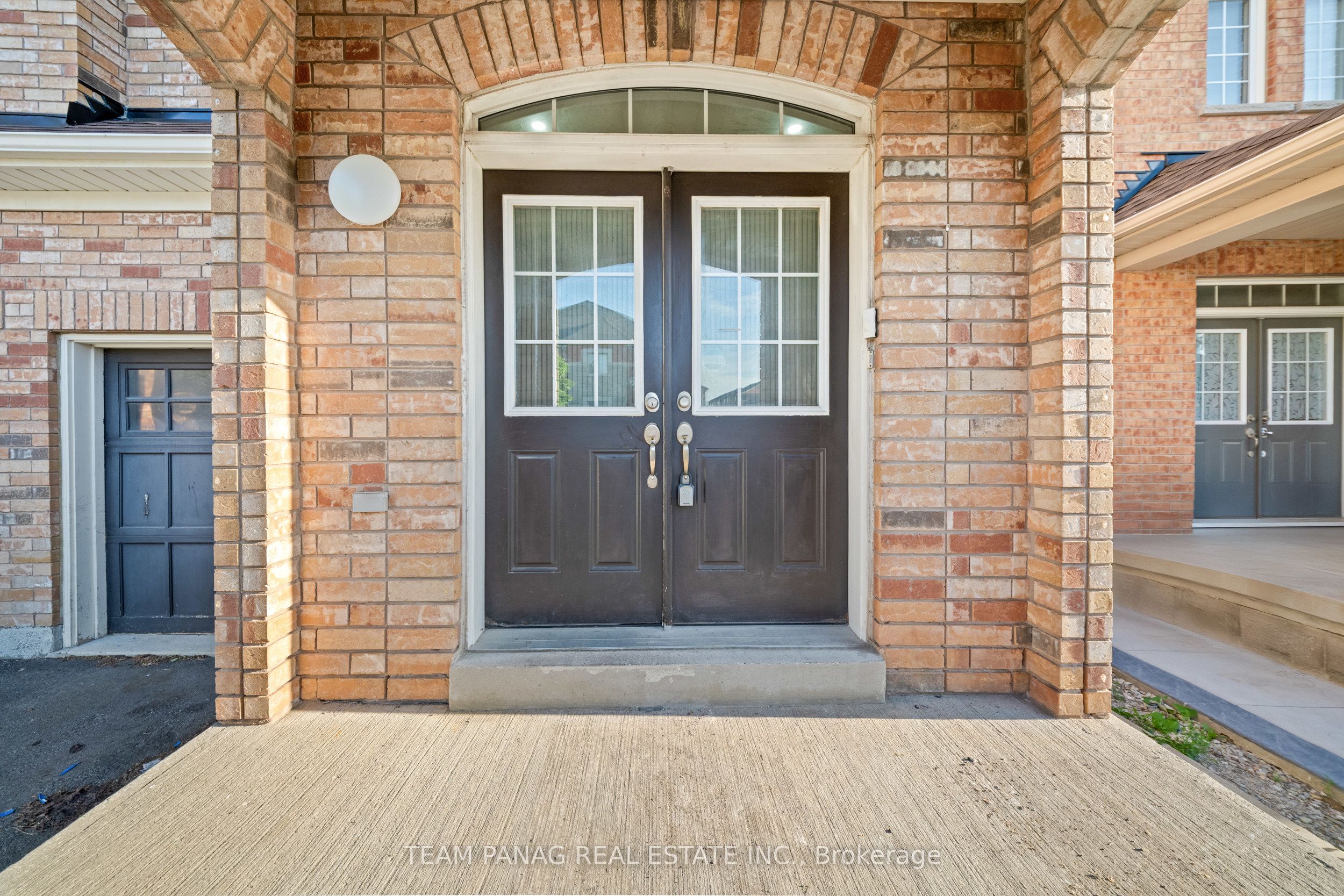 54 Clearfield Drive, Brampton, ON L6P 3J5 photo 4