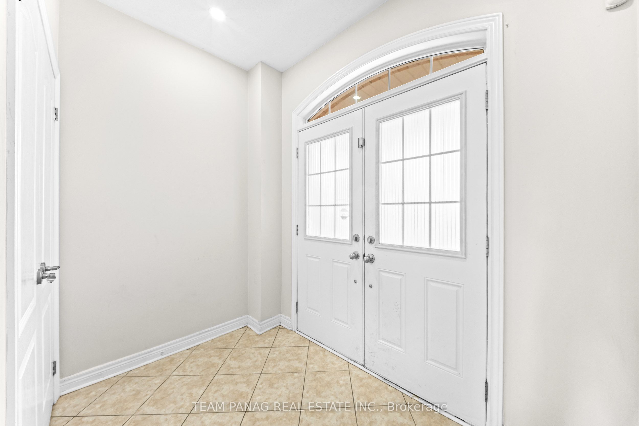 54 Clearfield Drive, Brampton, ON L6P 3J5 photo 5