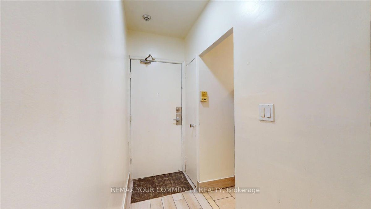 2645 Keele Street 1A, Toronto, ON M6L 2P2 photo 3