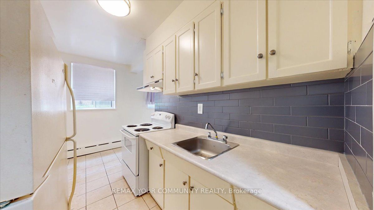 2645 Keele Street 1A, Toronto, ON M6L 2P2 photo 4