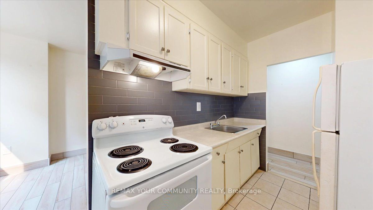 2645 Keele Street 1A, Toronto, ON M6L 2P2 photo 5
