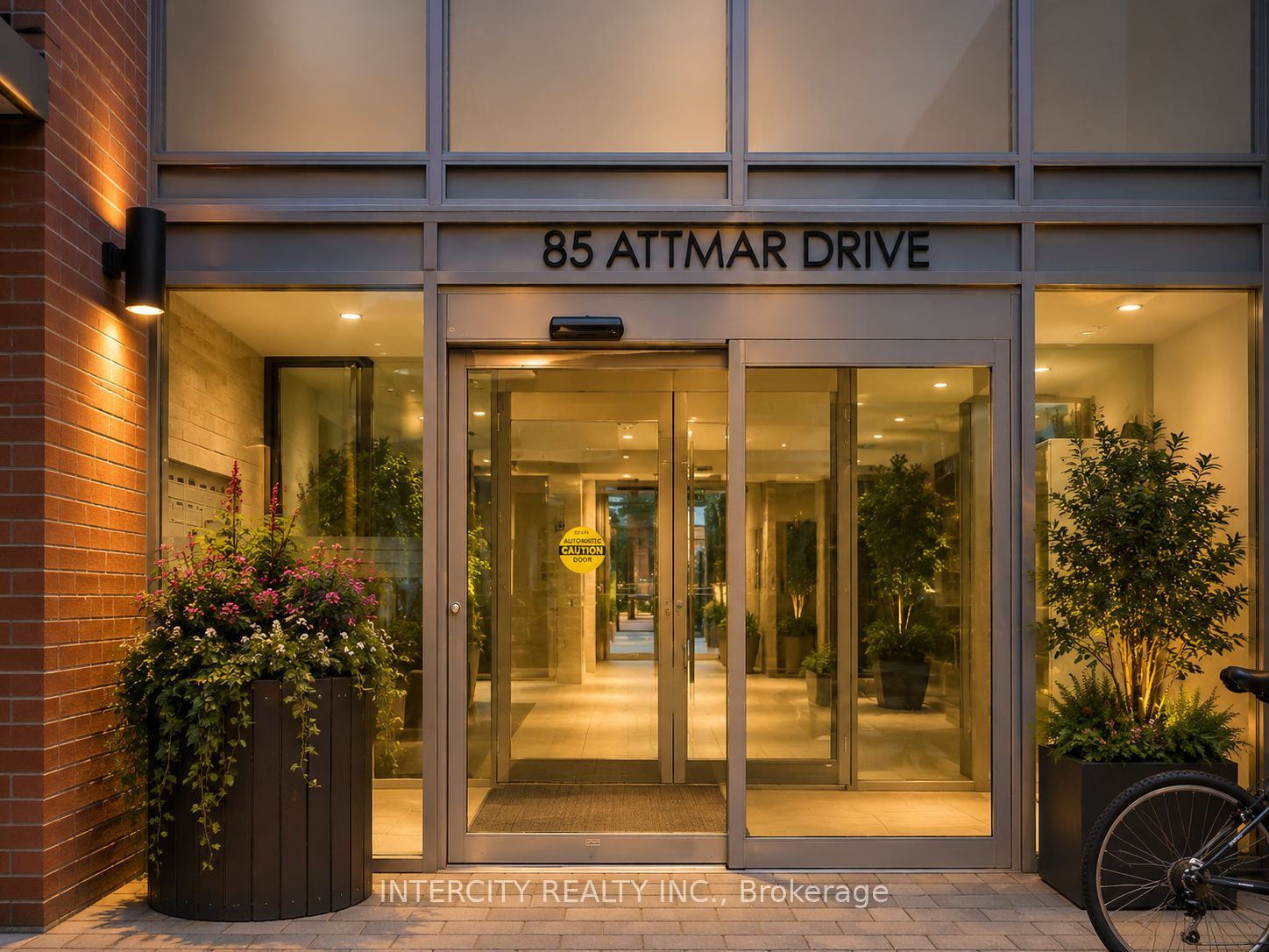 85 Attmar Drive 225, Brampton, ON L6P 0Y6 photo 2