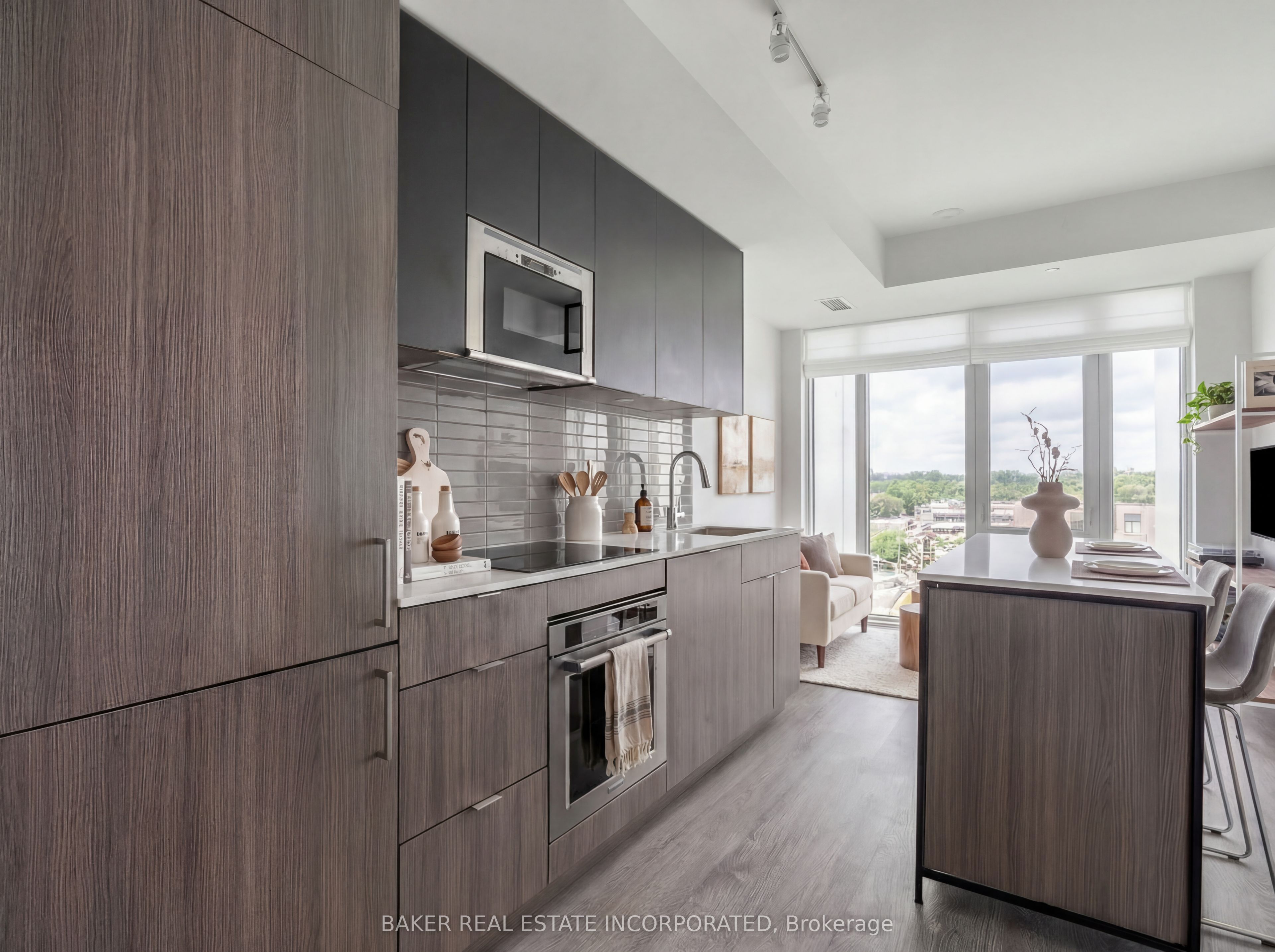 220 Missinnihe Way 717, Mississauga, ON L5H 0A9 photo 2