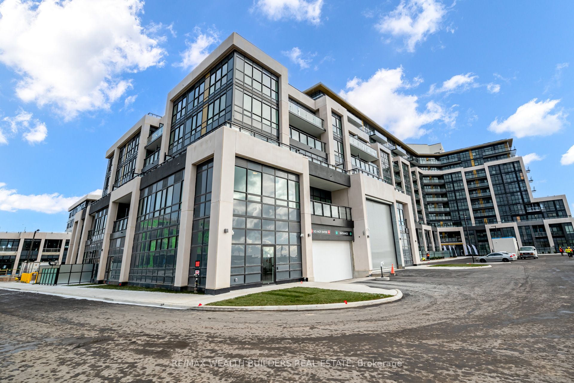 405 Dundas Street W 705, Oakville, ON L6M 4M2