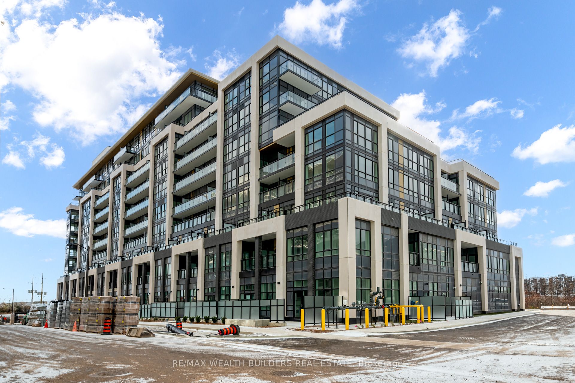 405 Dundas Street W 705, Oakville, ON L6M 4M2 photo 2