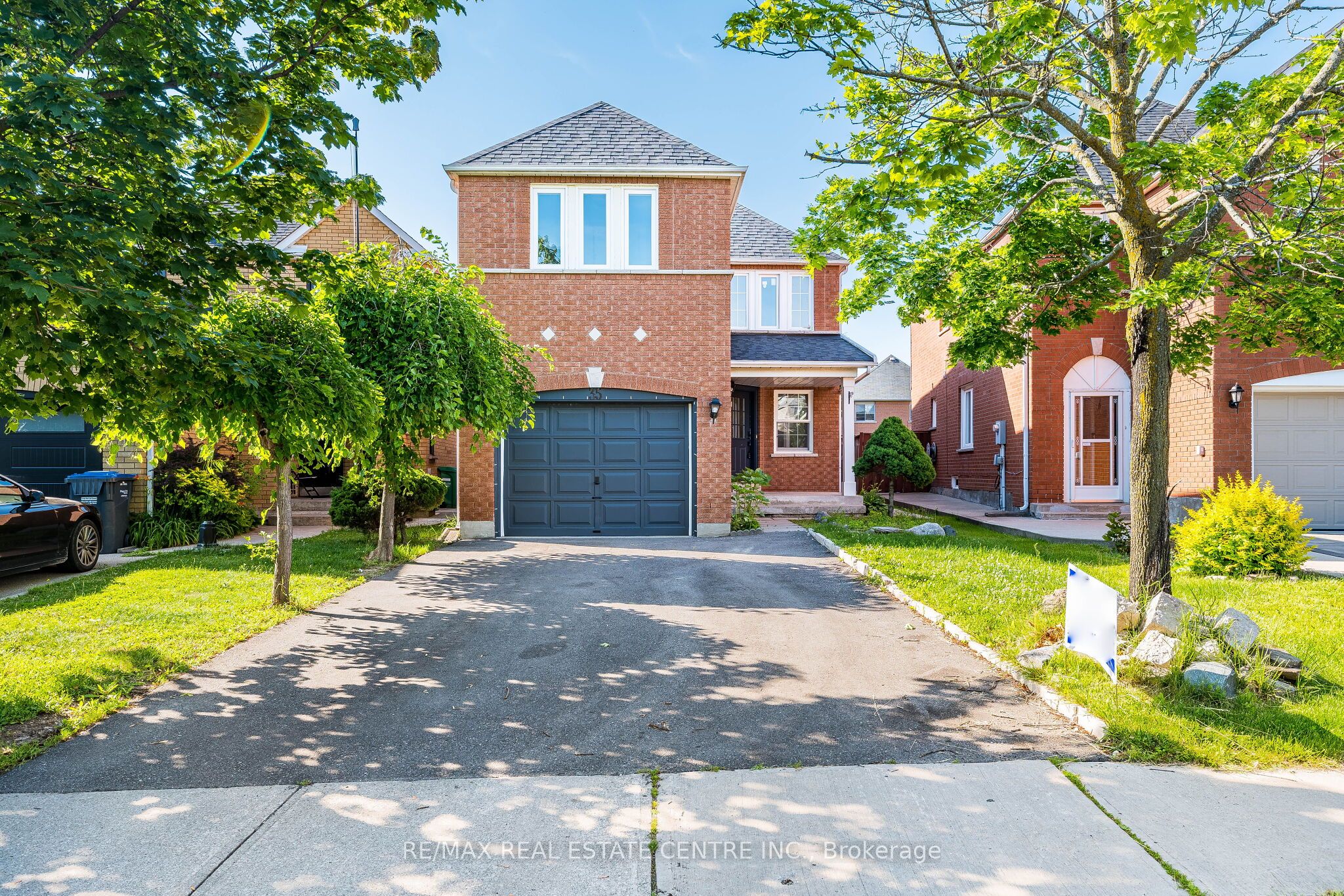 35 Twisted Oak Street, Brampton, ON L6R 1T1