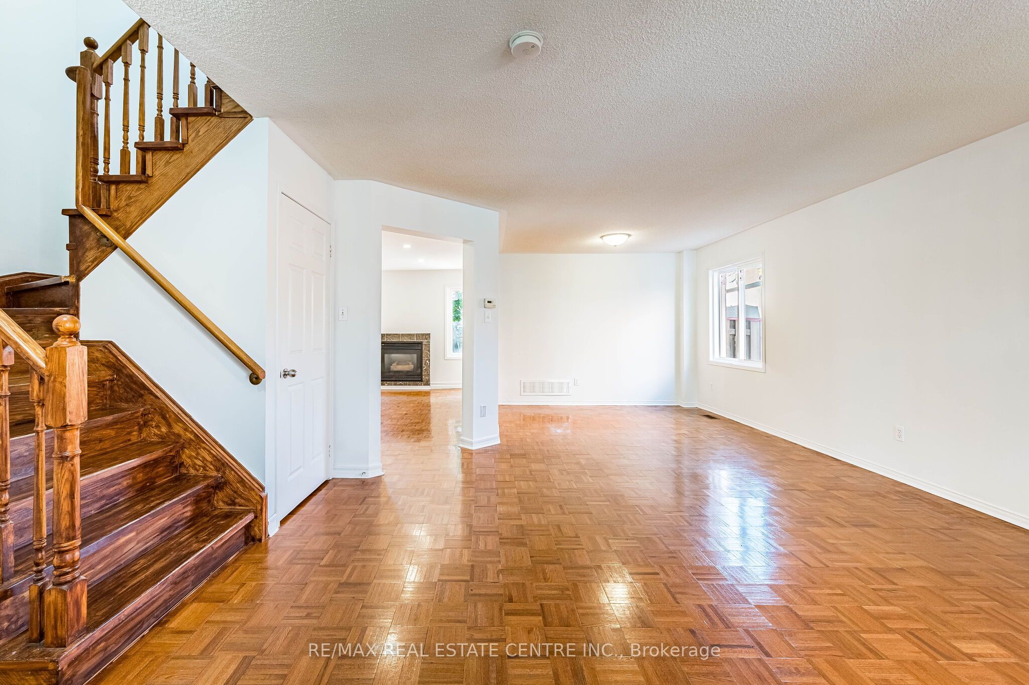 35 Twisted Oak Street, Brampton, ON L6R 1T1 photo 4