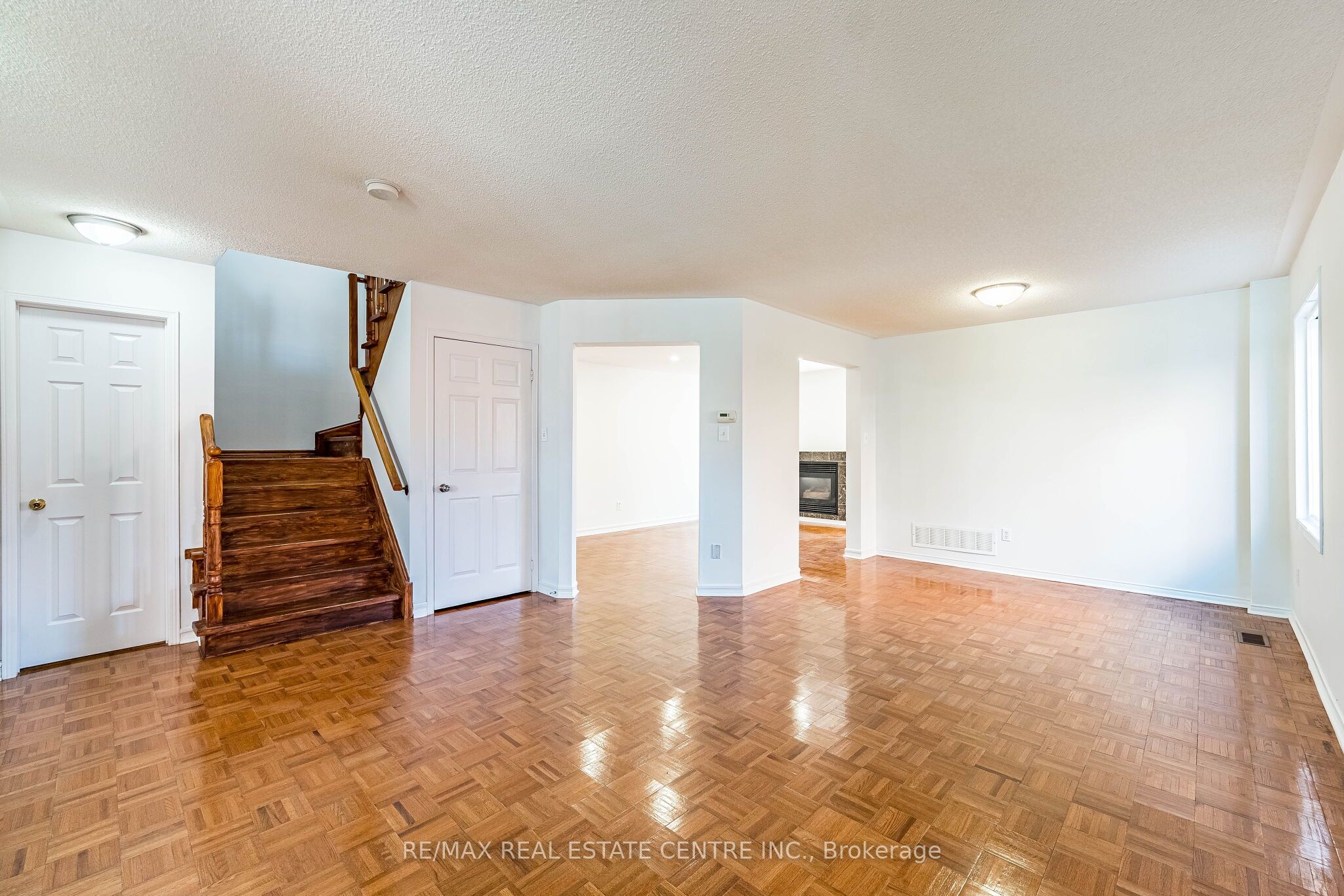 35 Twisted Oak Street, Brampton, ON L6R 1T1 photo 5