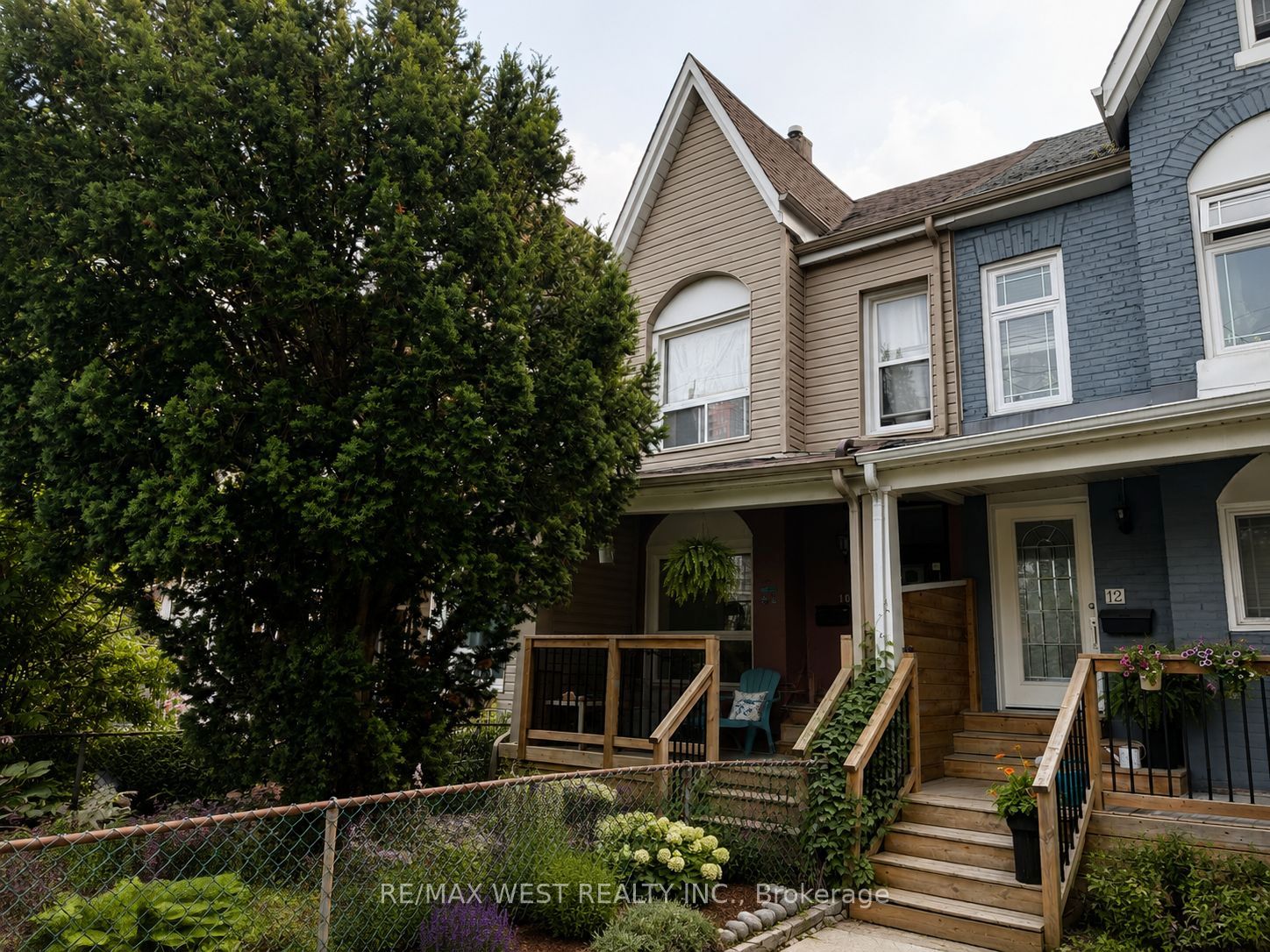 10 Wiltshire Avenue, Toronto, ON M6N 2V9
