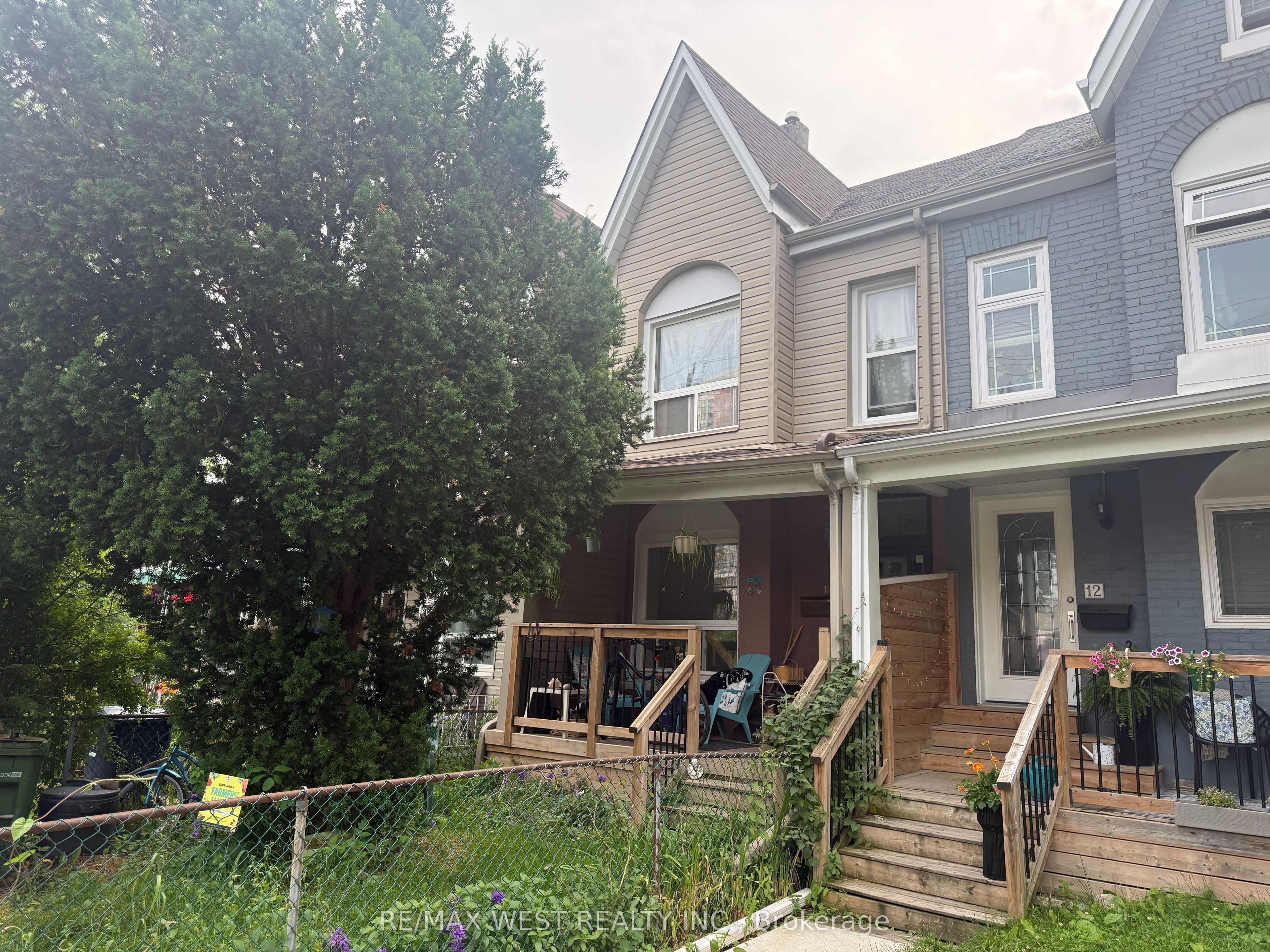 10 Wiltshire Avenue, Toronto, ON M6N 2V9 photo 2
