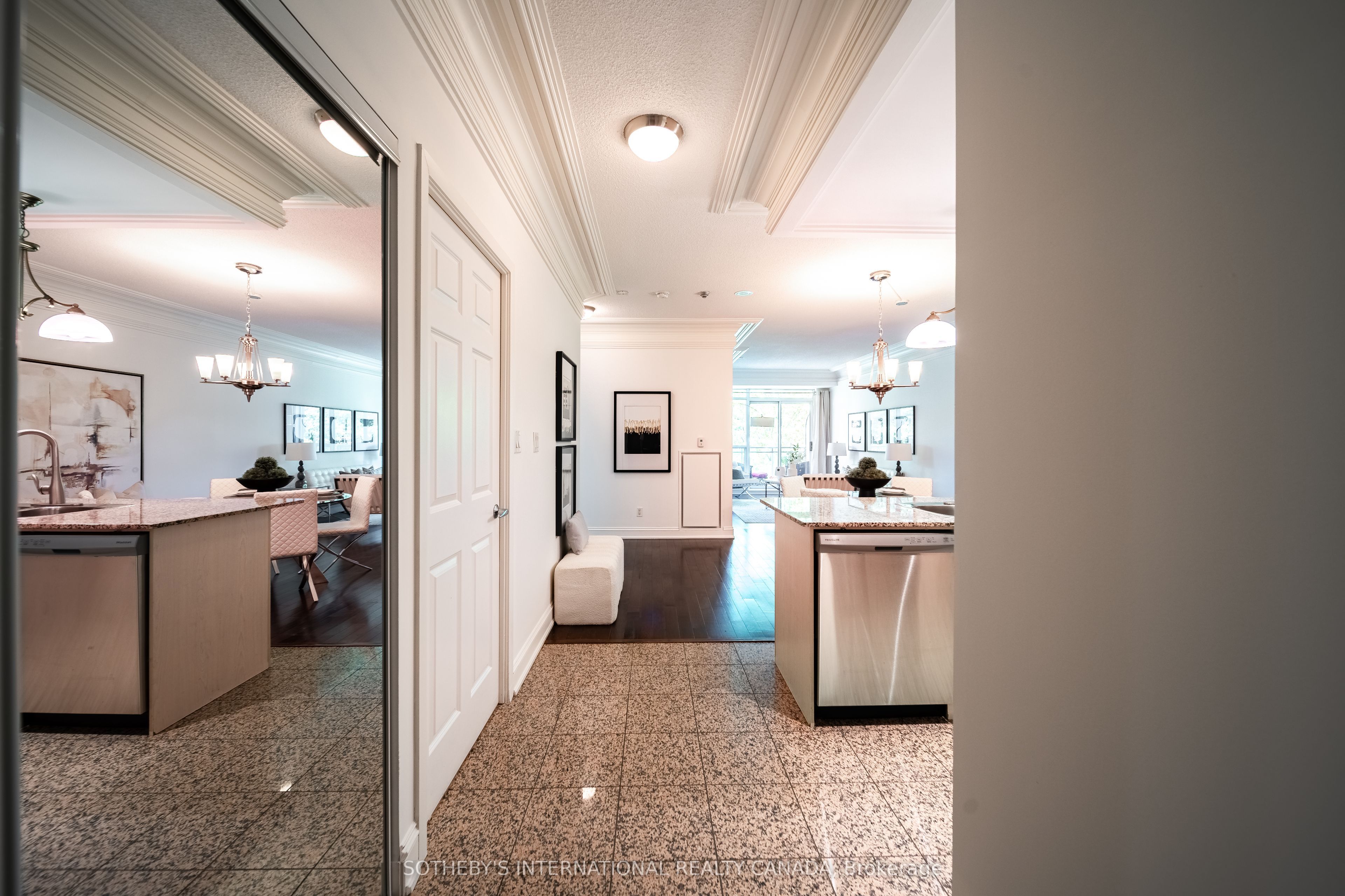 80 Palace Pier Court 302, Toronto, ON M8V 4C1 photo 3