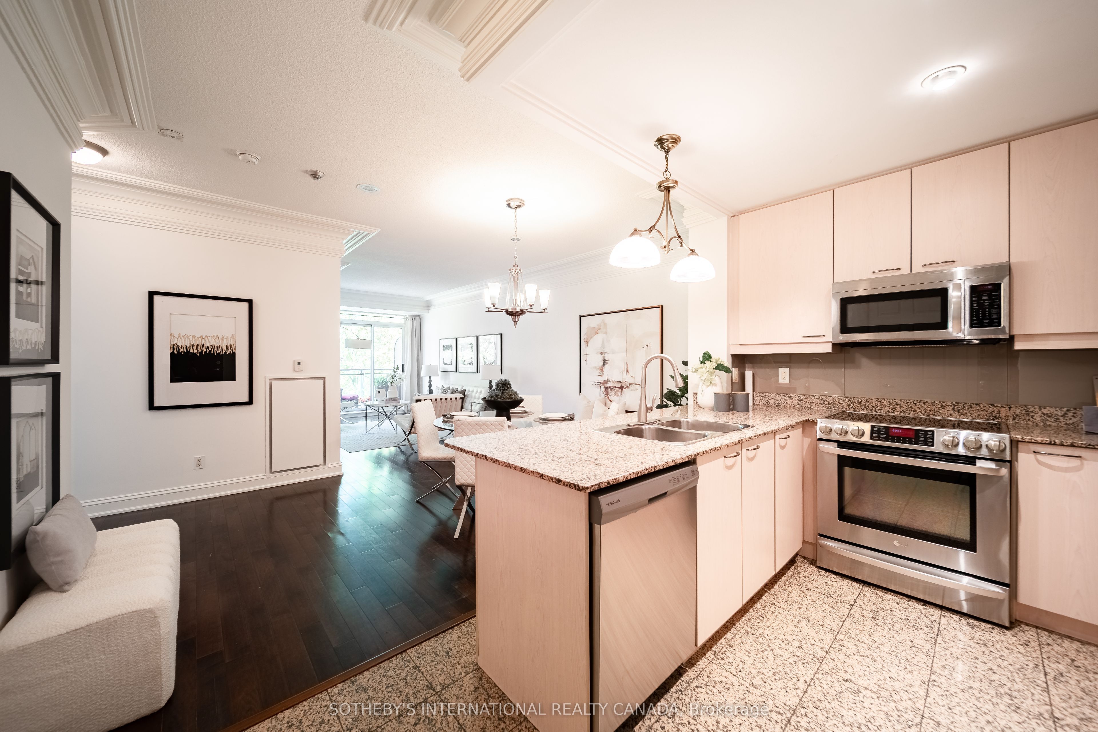 80 Palace Pier Court 302, Toronto, ON M8V 4C1 photo 4