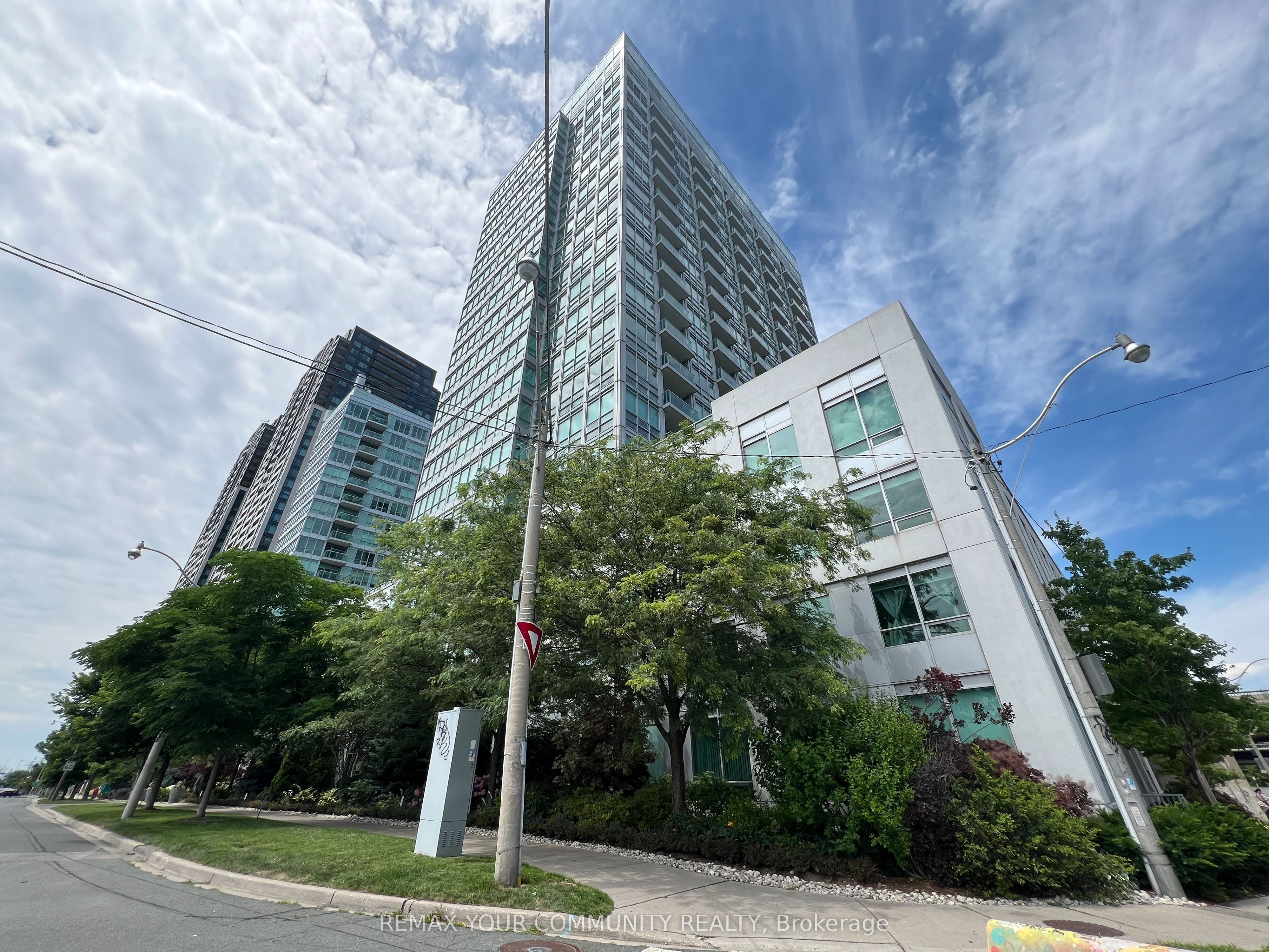 1900 Lake Shore Boulevard W 1409, Toronto, ON M6S 1A4 photo 2
