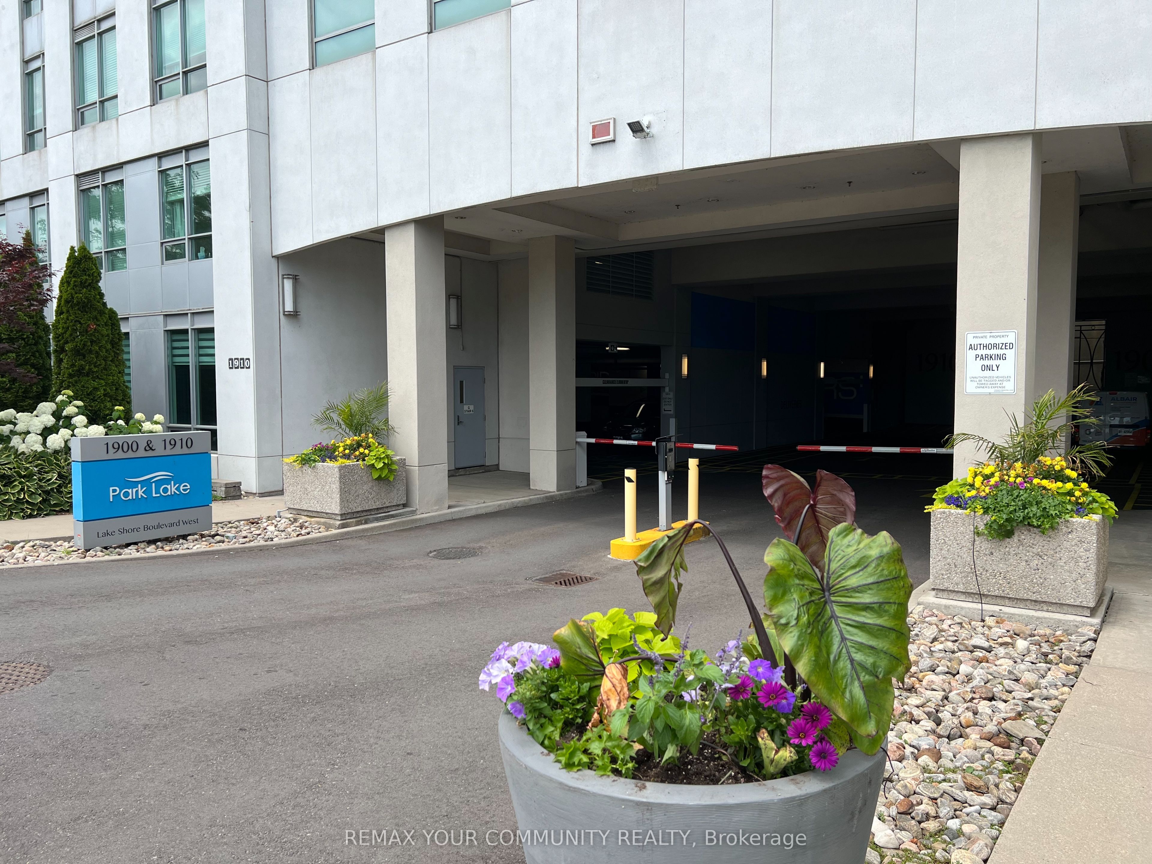 1900 Lake Shore Boulevard W 1409, Toronto, ON M6S 1A4 photo 5