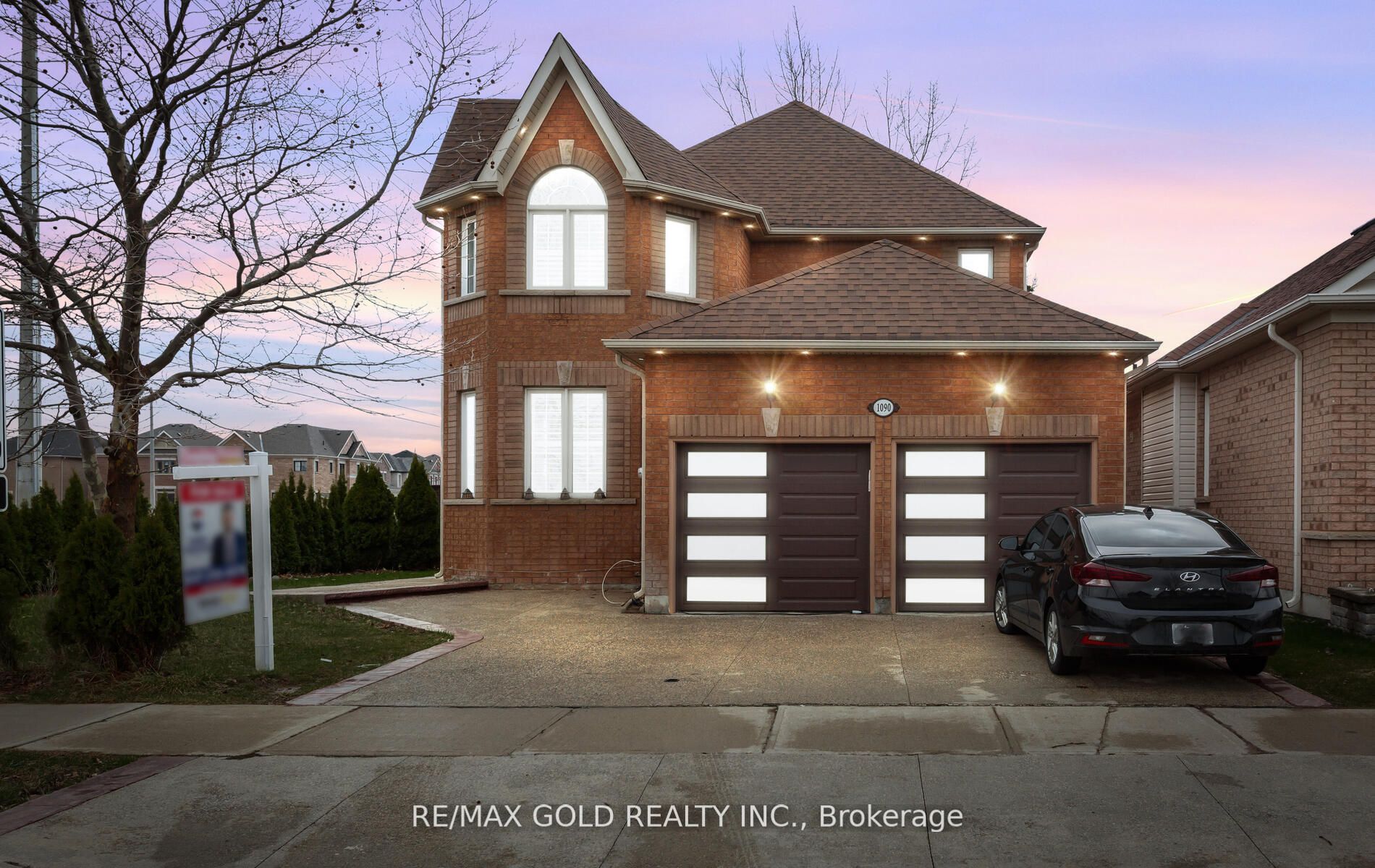 1090 Trudeau Drive, Milton, ON L9T 0A3 photo 2