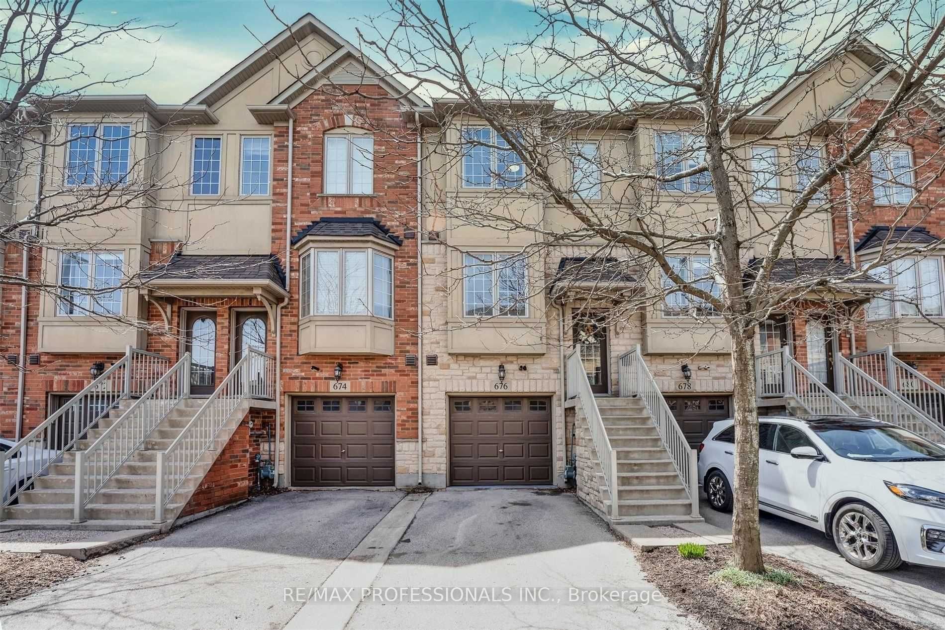 676 Rowley Common, Burlington, ON L7L 0A5 photo 2