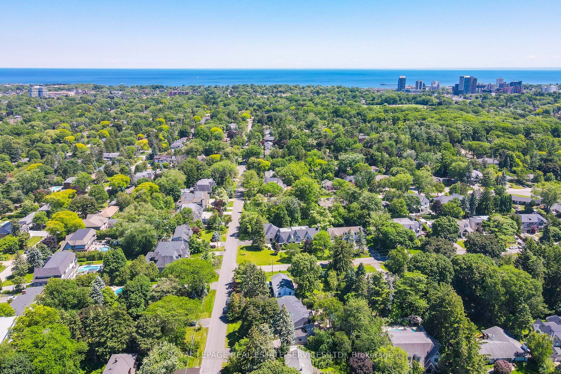 1568 Broadmoor Avenue, Mississauga, ON L5G 3V1 photo 3