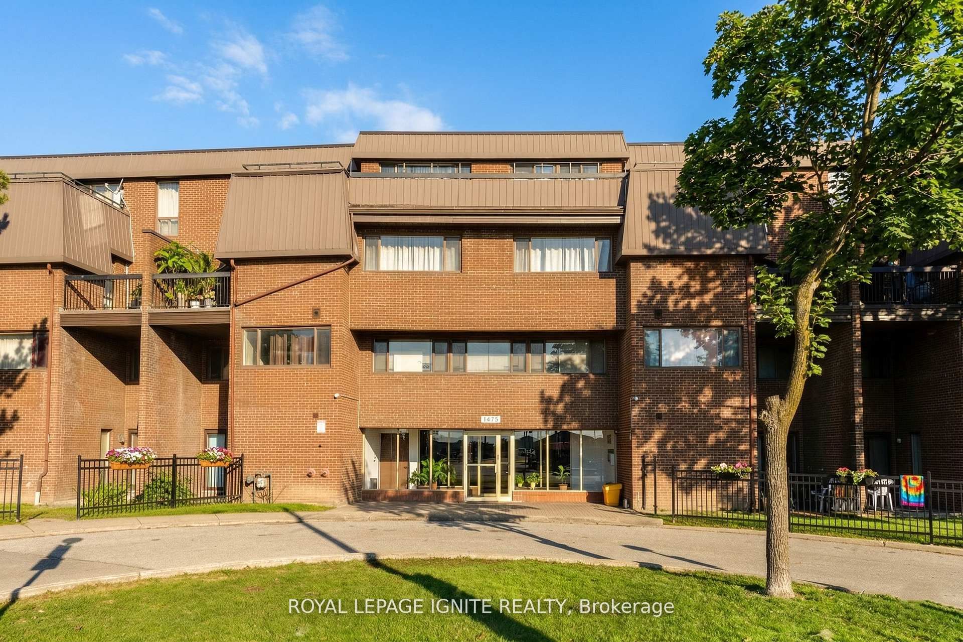 3455 Morning Star Drive 211, Mississauga, ON L4T 3T9 photo 3