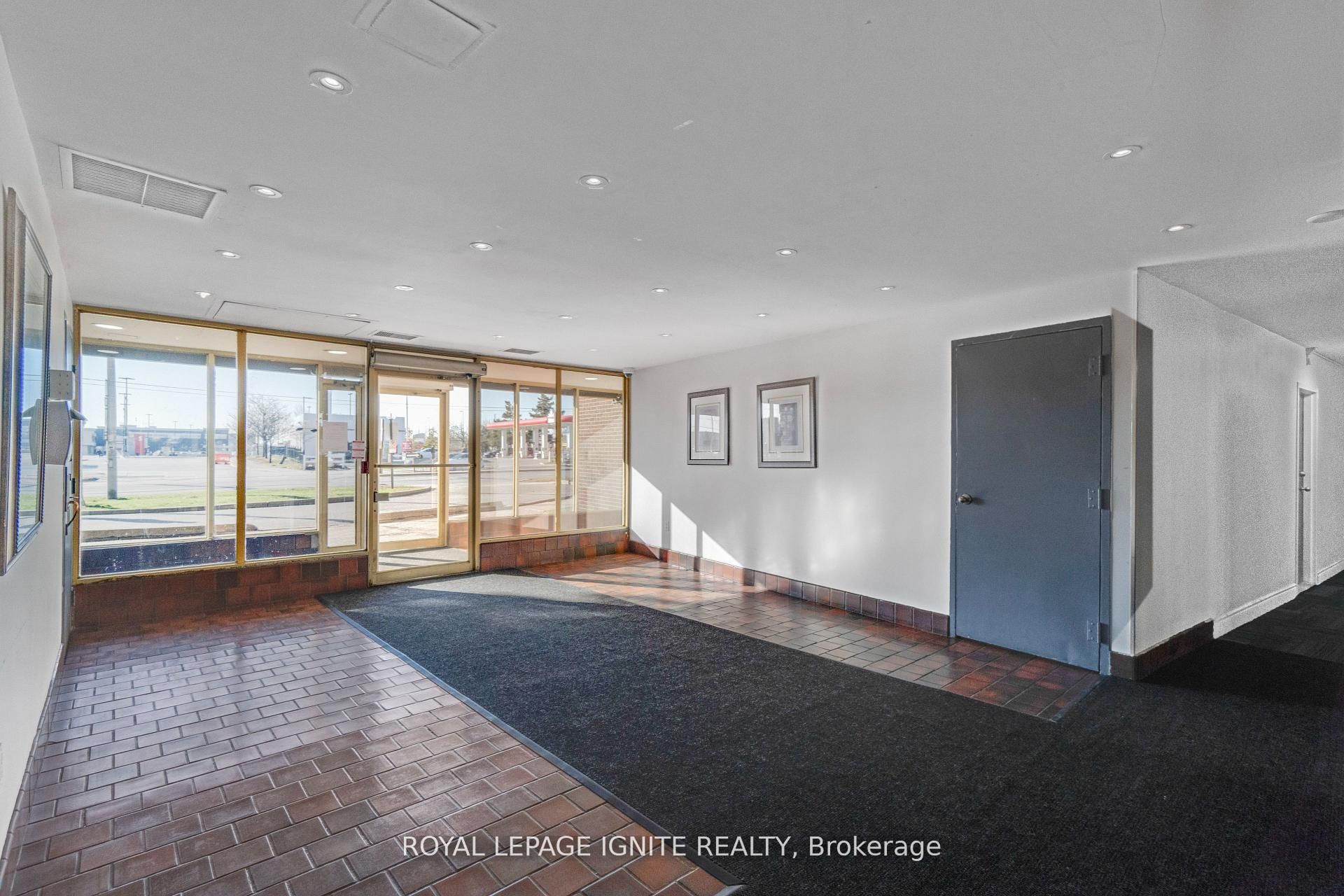 3455 Morning Star Drive 211, Mississauga, ON L4T 3T9 photo 5