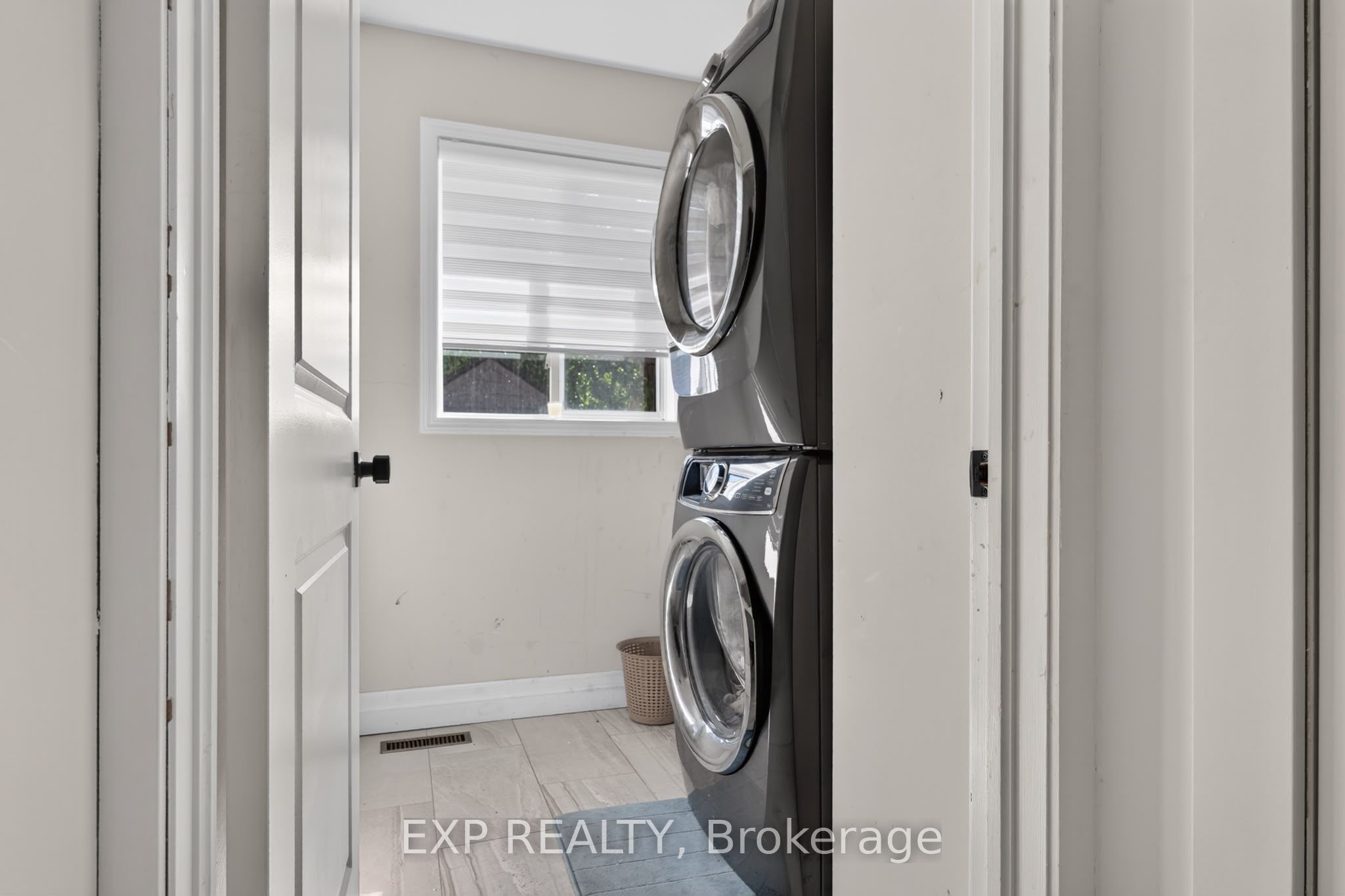 664 Dolby Crescent, Milton, ON L9T 5V5 photo 5