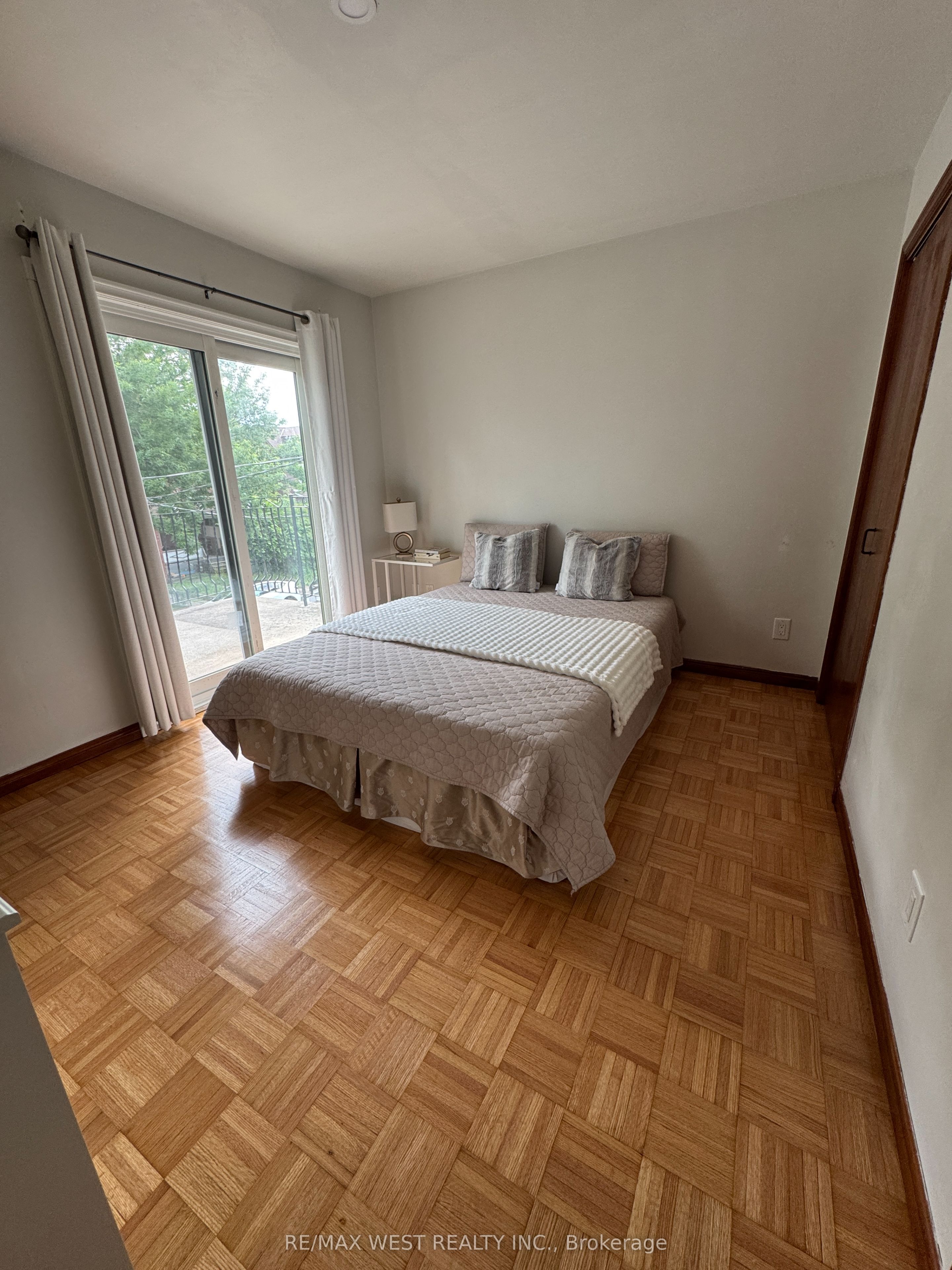 16 Armstrong Avenue, Toronto, ON M6H 1V8 photo 2
