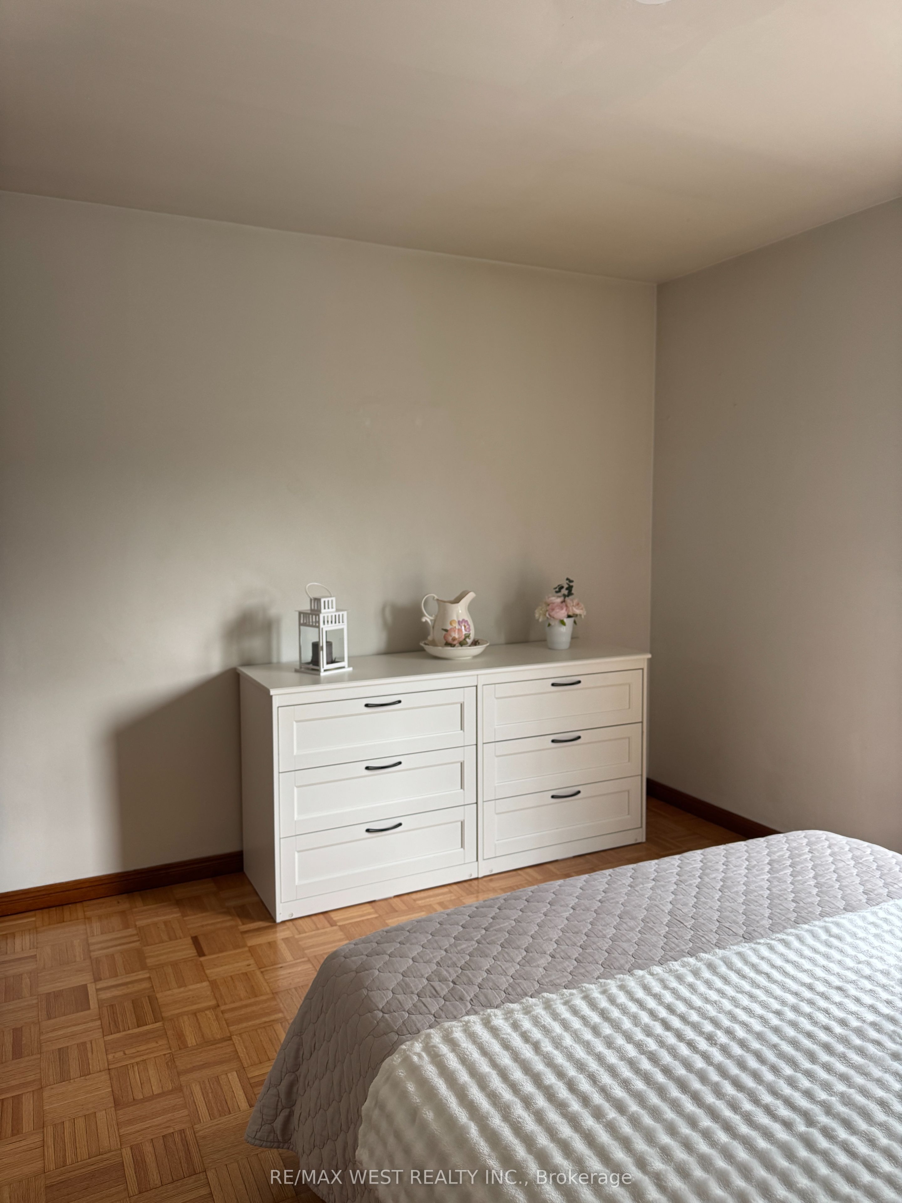 16 Armstrong Avenue, Toronto, ON M6H 1V8 photo 3