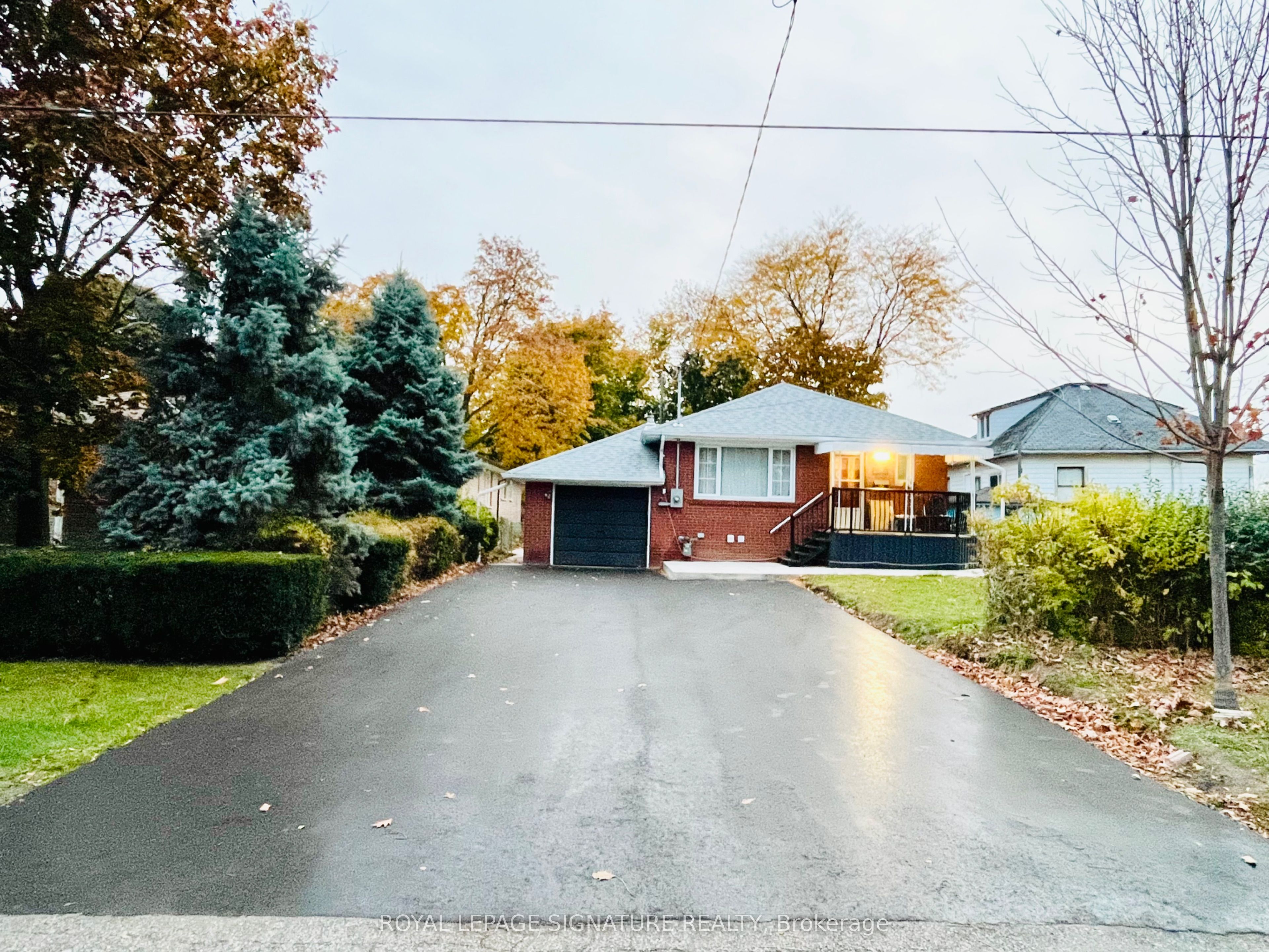 54 Riverdale Drive Lower, Toronto, ON M9V 2T3 photo 2