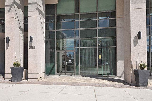 208 Enfield Place 3301, Mississauga, ON L5B 0G8