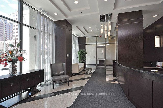208 Enfield Place 3301, Mississauga, ON L5B 0G8 photo 5
