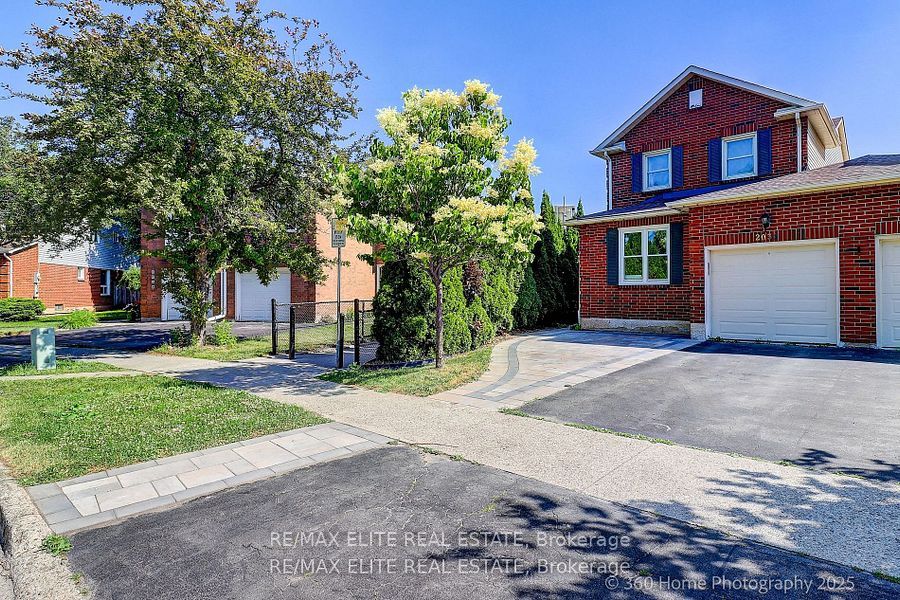 2032 Glenada Crescent, Oakville, ON L6H 4M5 photo 3