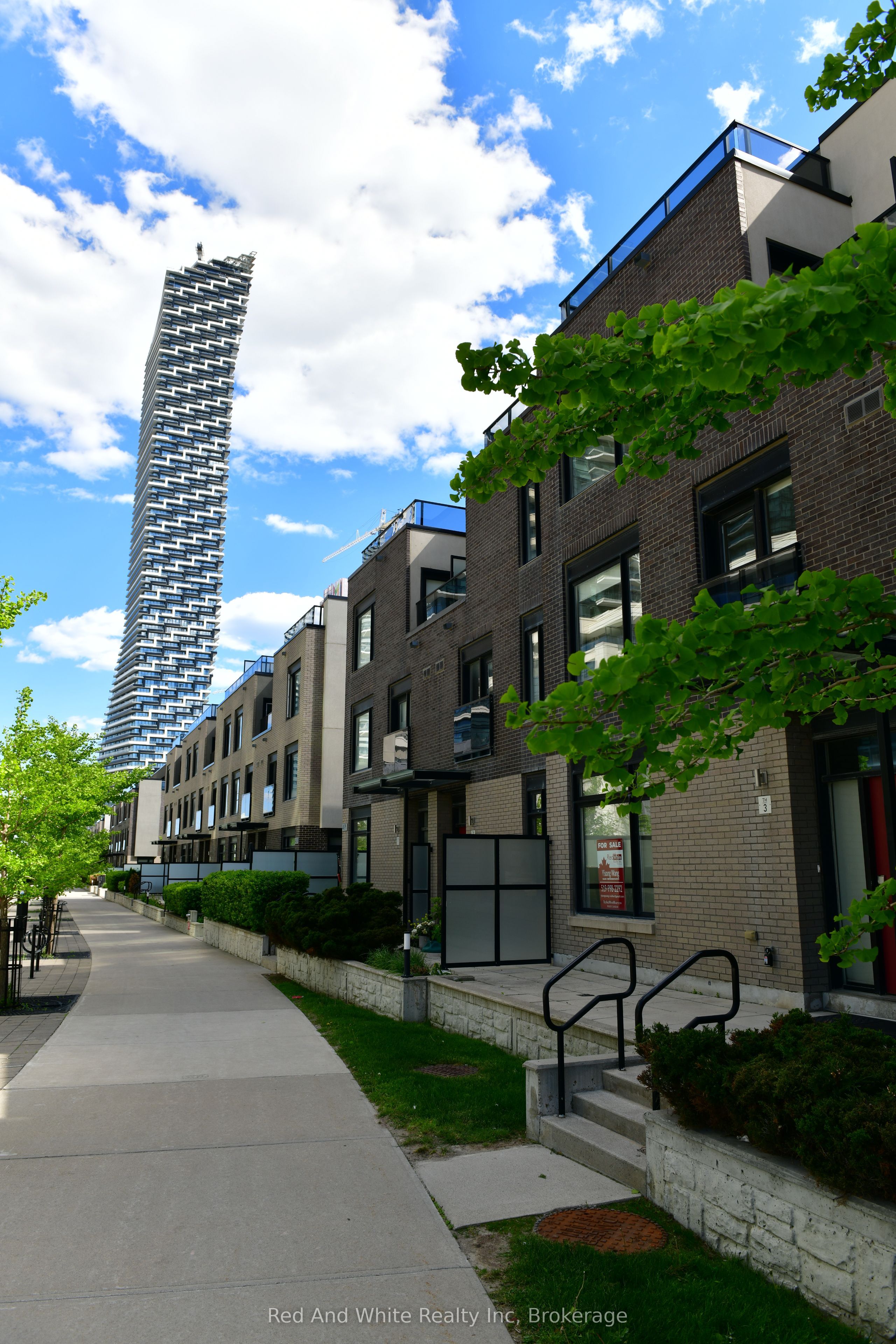 4080 Parkside Village Drive 3, Mississauga, ON L5B 0K2 photo 2