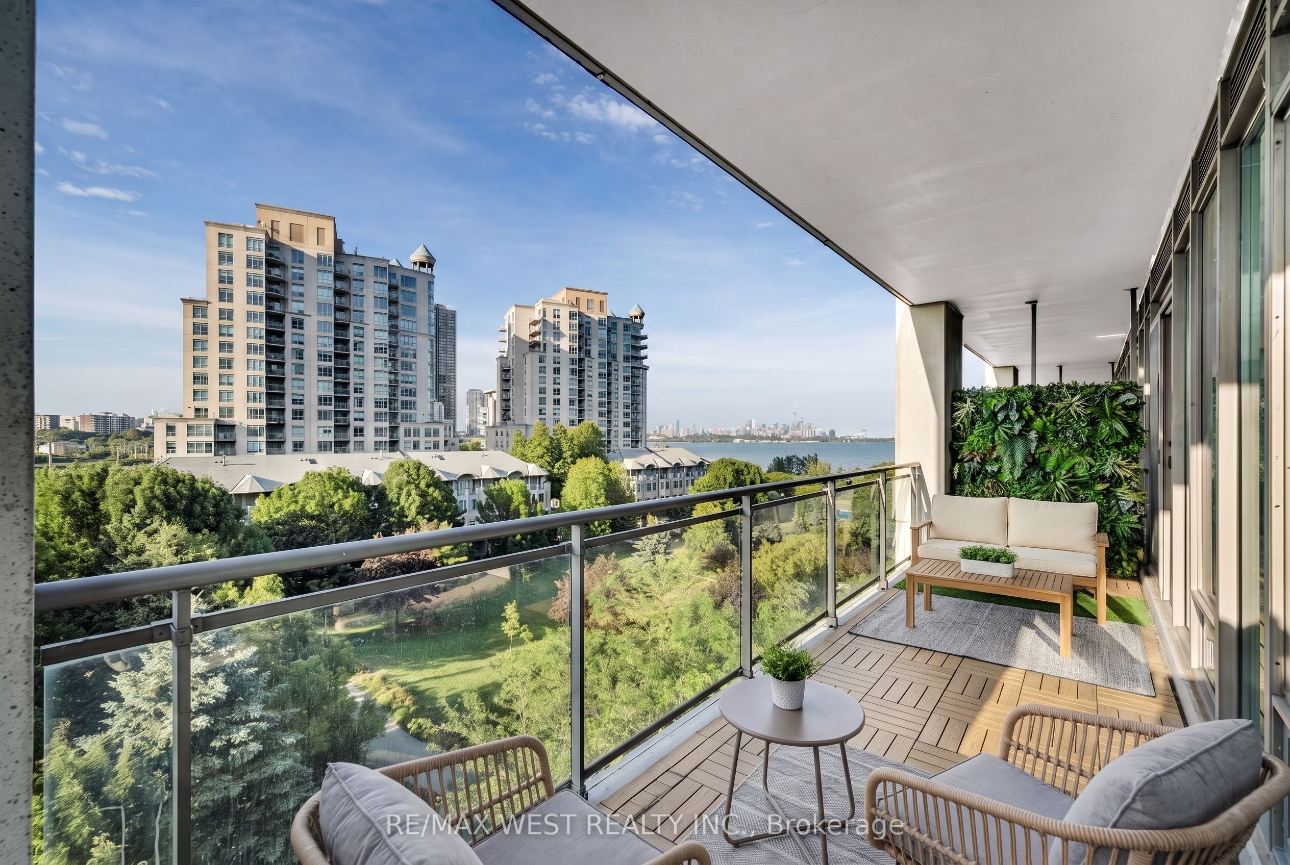 2119 Lake Shore Boulevard W 604, Toronto, ON M8V 4E8