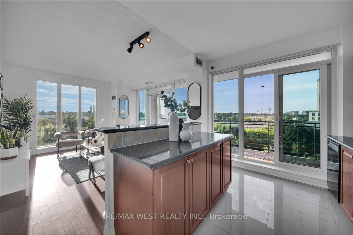 2119 Lake Shore Boulevard W 604, Toronto, ON M8V 4E8 photo 2