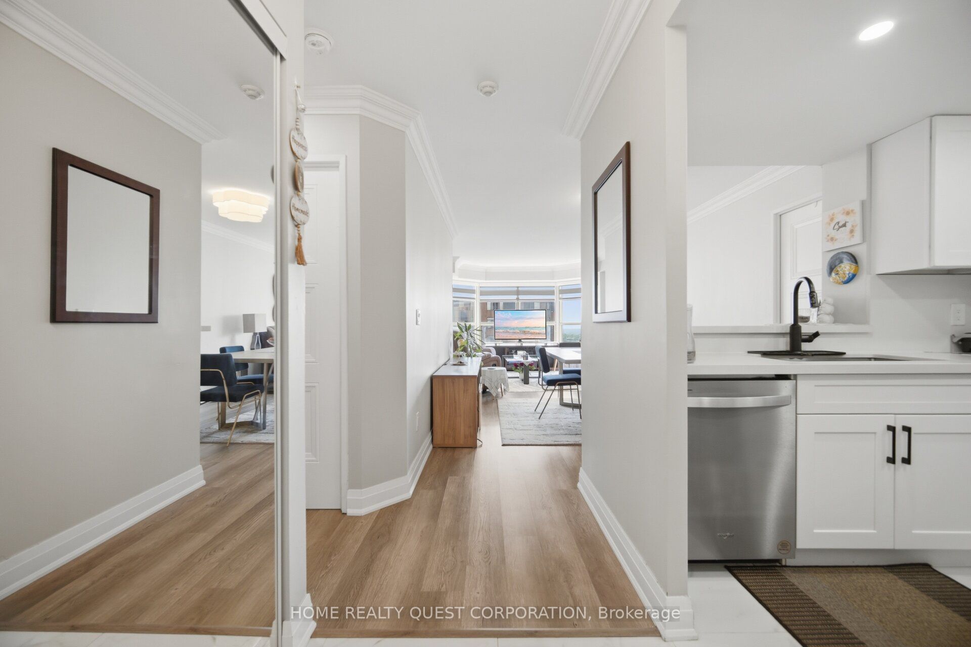325 Webb Drive 1402, Mississauga, ON L5B 3Z9 photo 5