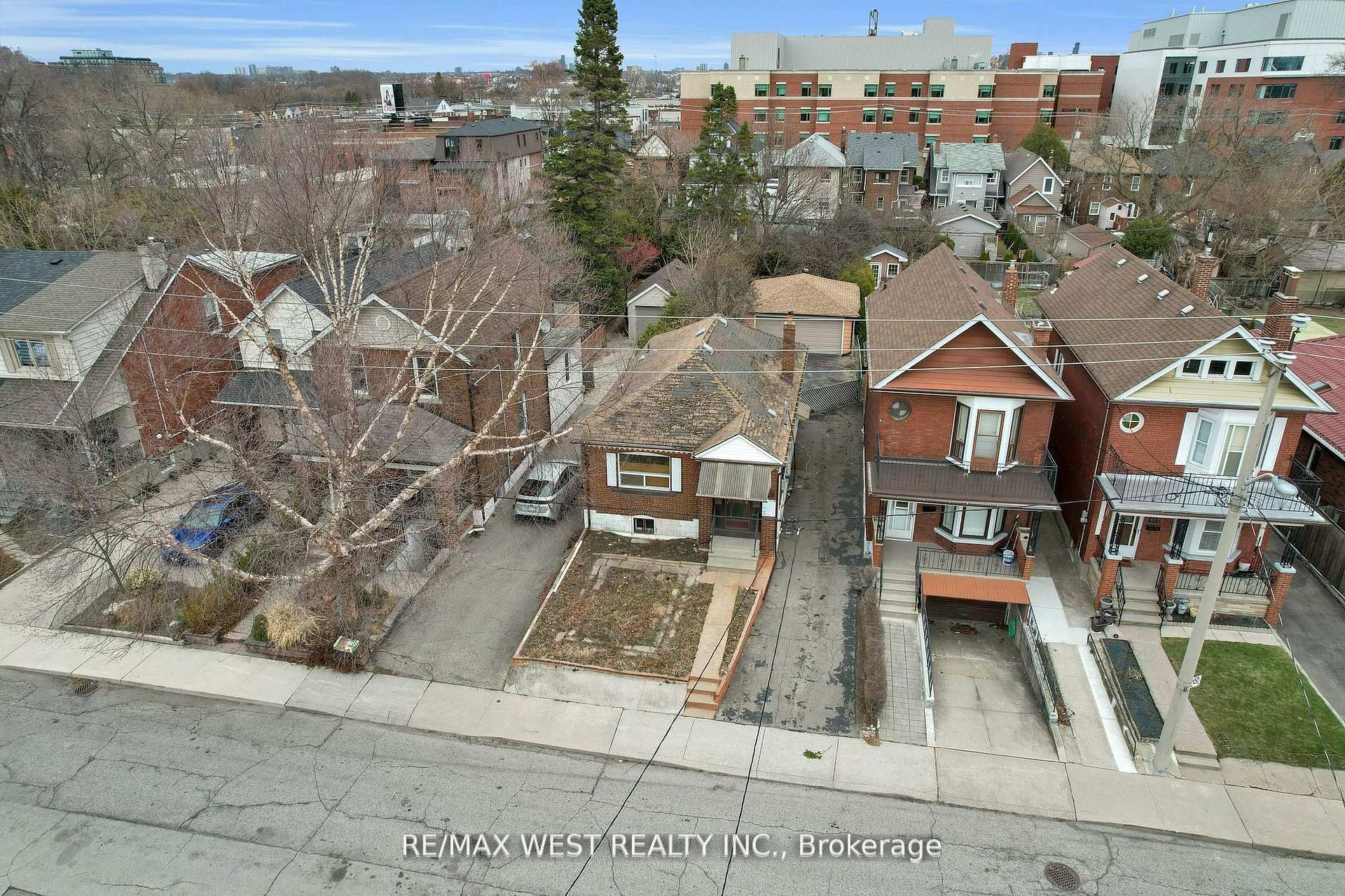 661 Beresford Avenue, Toronto, ON M6S 3C4 photo 4