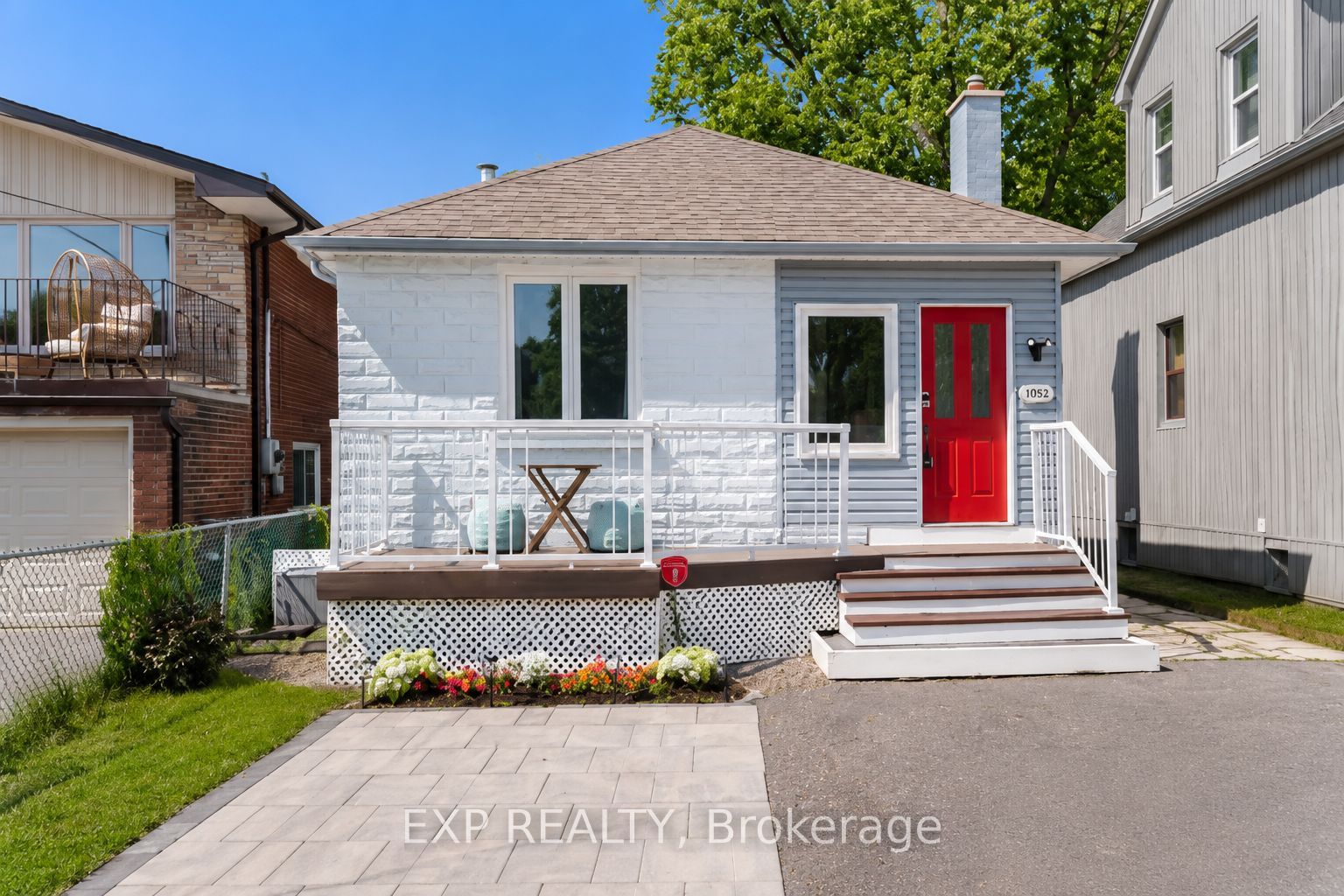 1052 Alexandra Avenue, Mississauga, ON L5E 1Z8