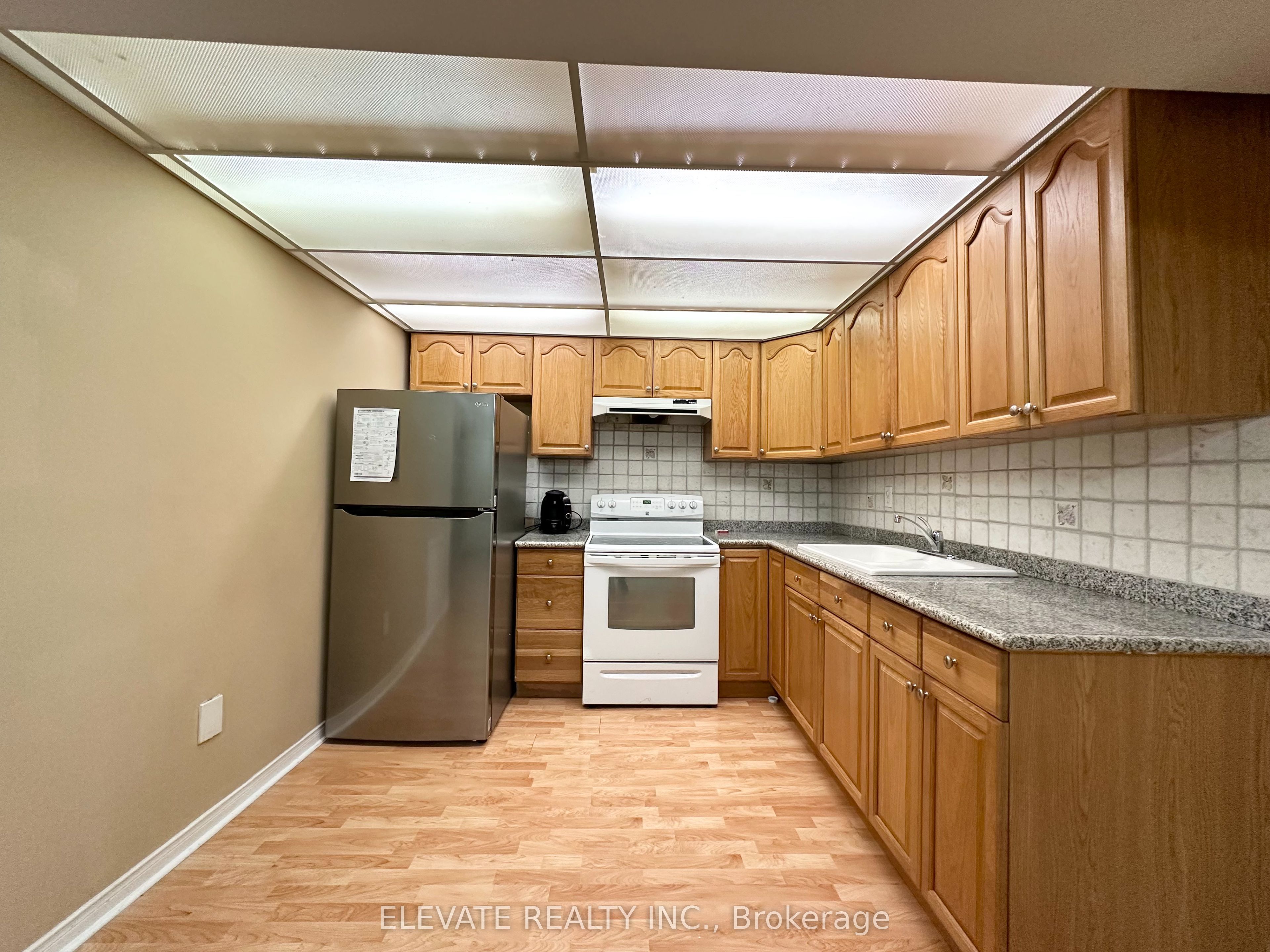 336 Edenbrook Hill Drive Basement, Brampton, ON L7A 2K9 photo 2