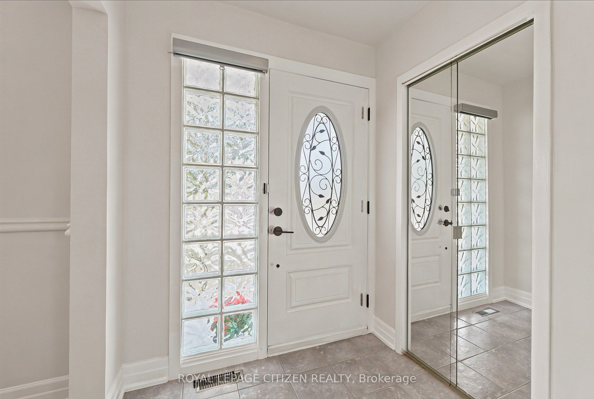53 Grampian Crescent, Toronto, ON M9L 2L2 photo 4