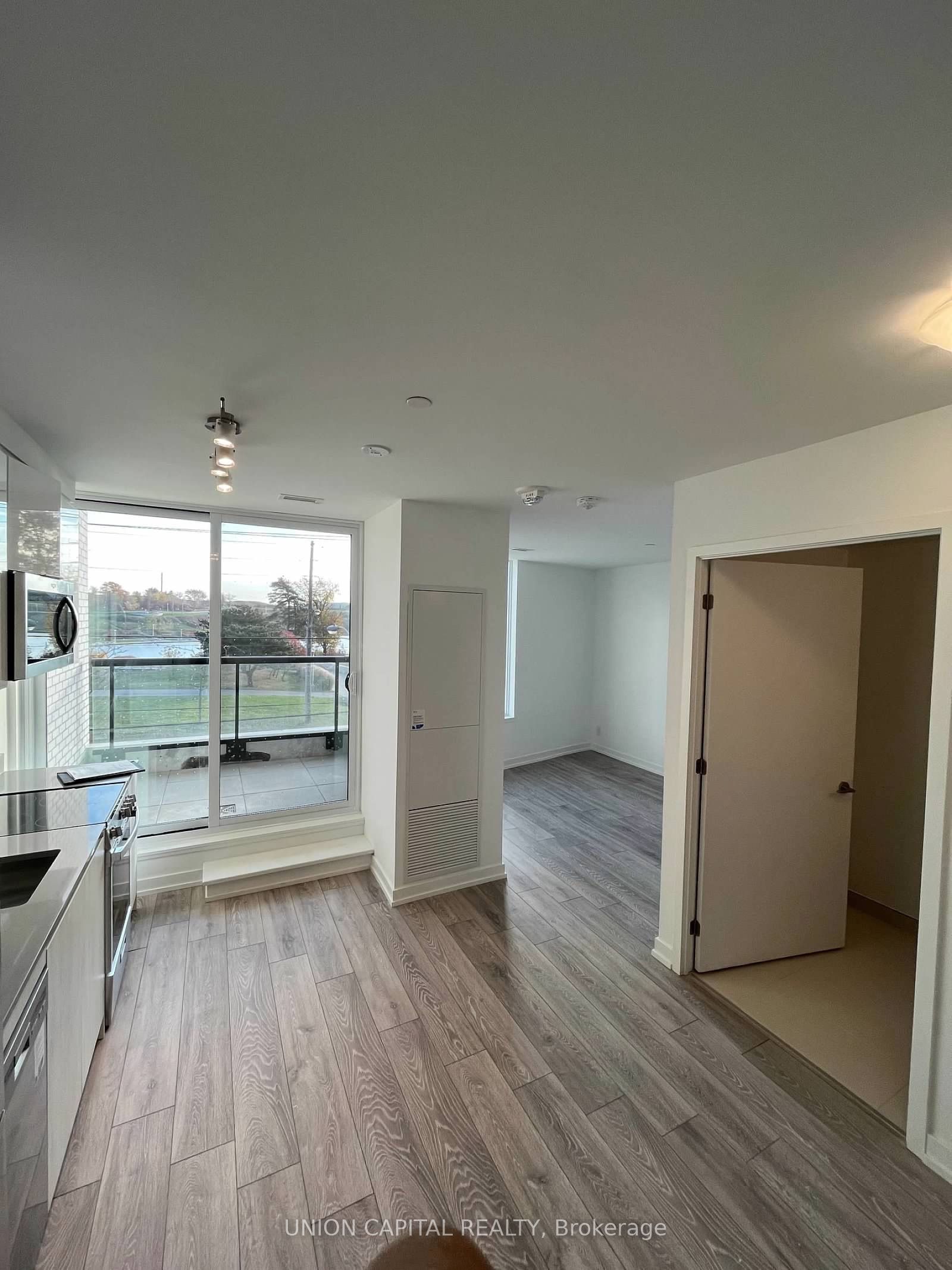 3100 Keele Street 320, Toronto, ON M3M 0E1 photo 2
