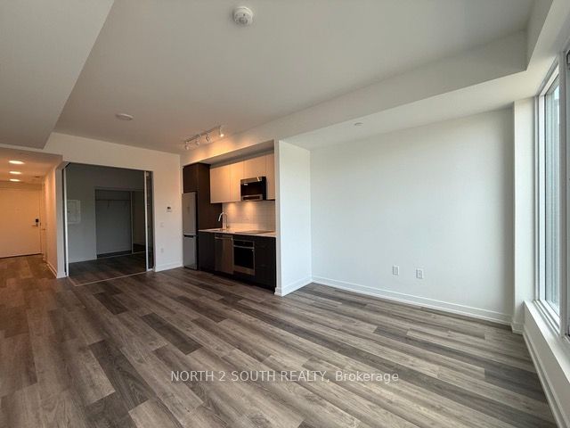 6 Chartwell Road 323, Toronto, ON M8Z 0H2 photo 2