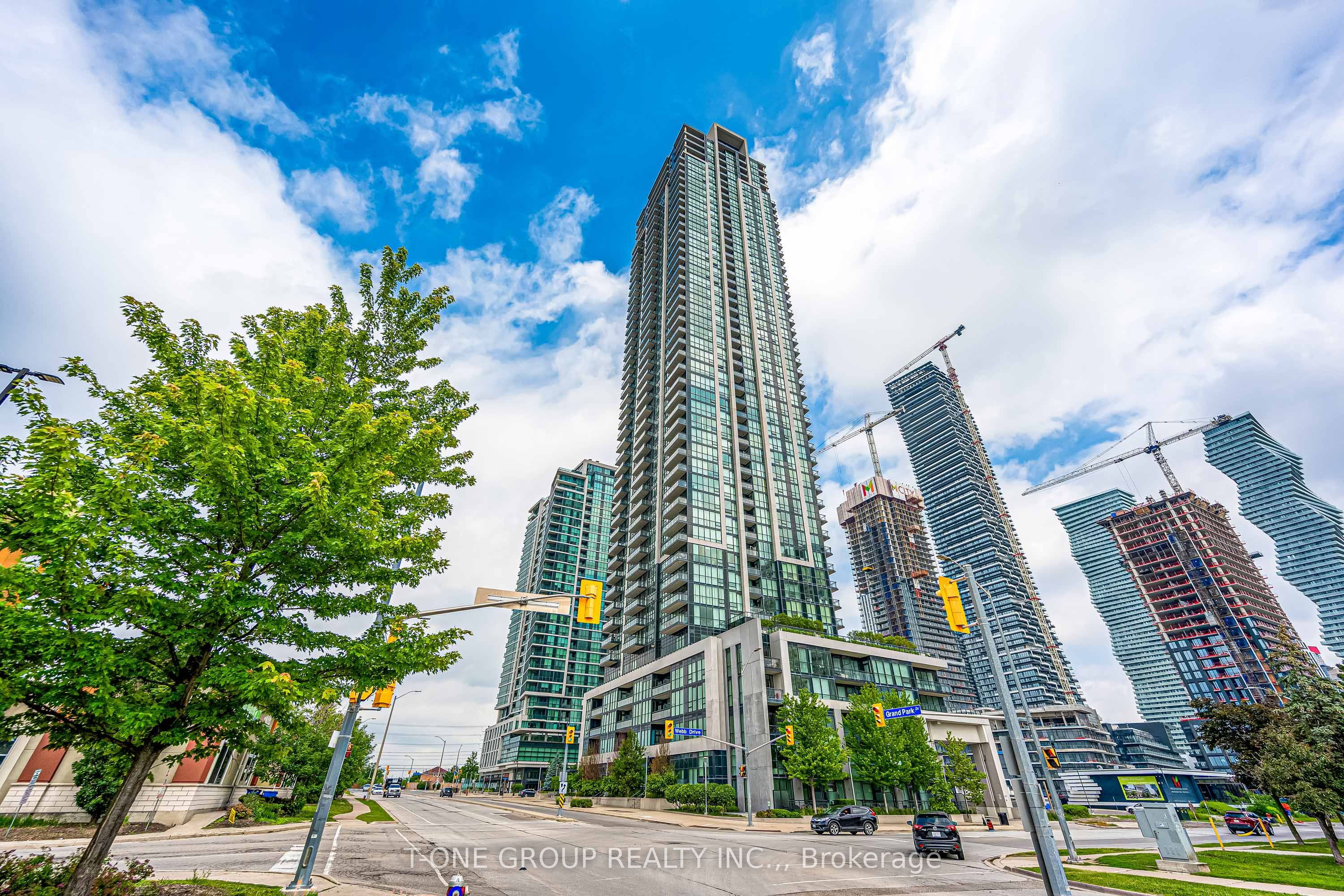 3975 Grand Park Drive 801, Mississauga, ON L5B 0K4 photo 2