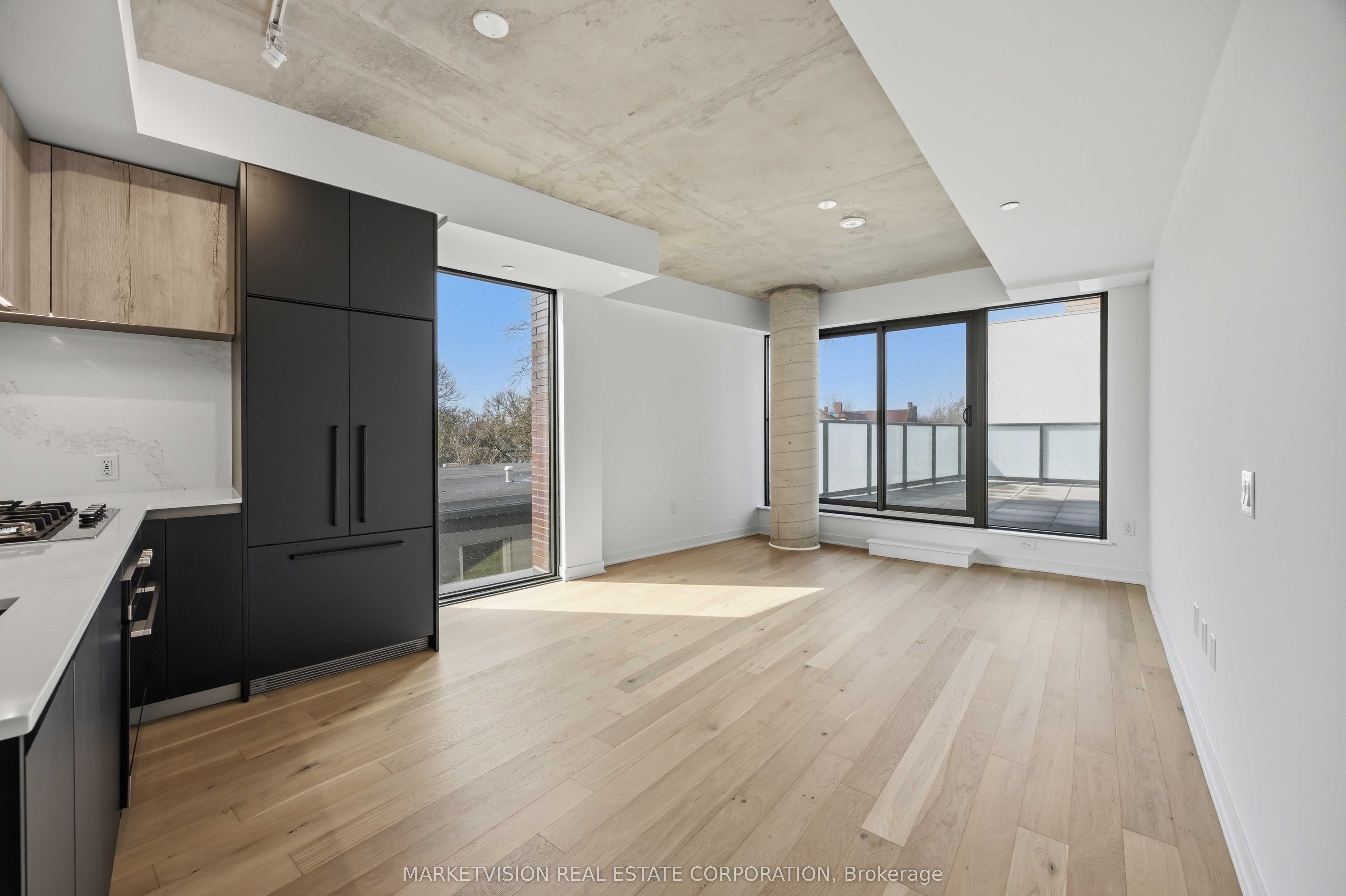 2625 Dundas Street W 317, Toronto, ON M6P 0C5 photo 2
