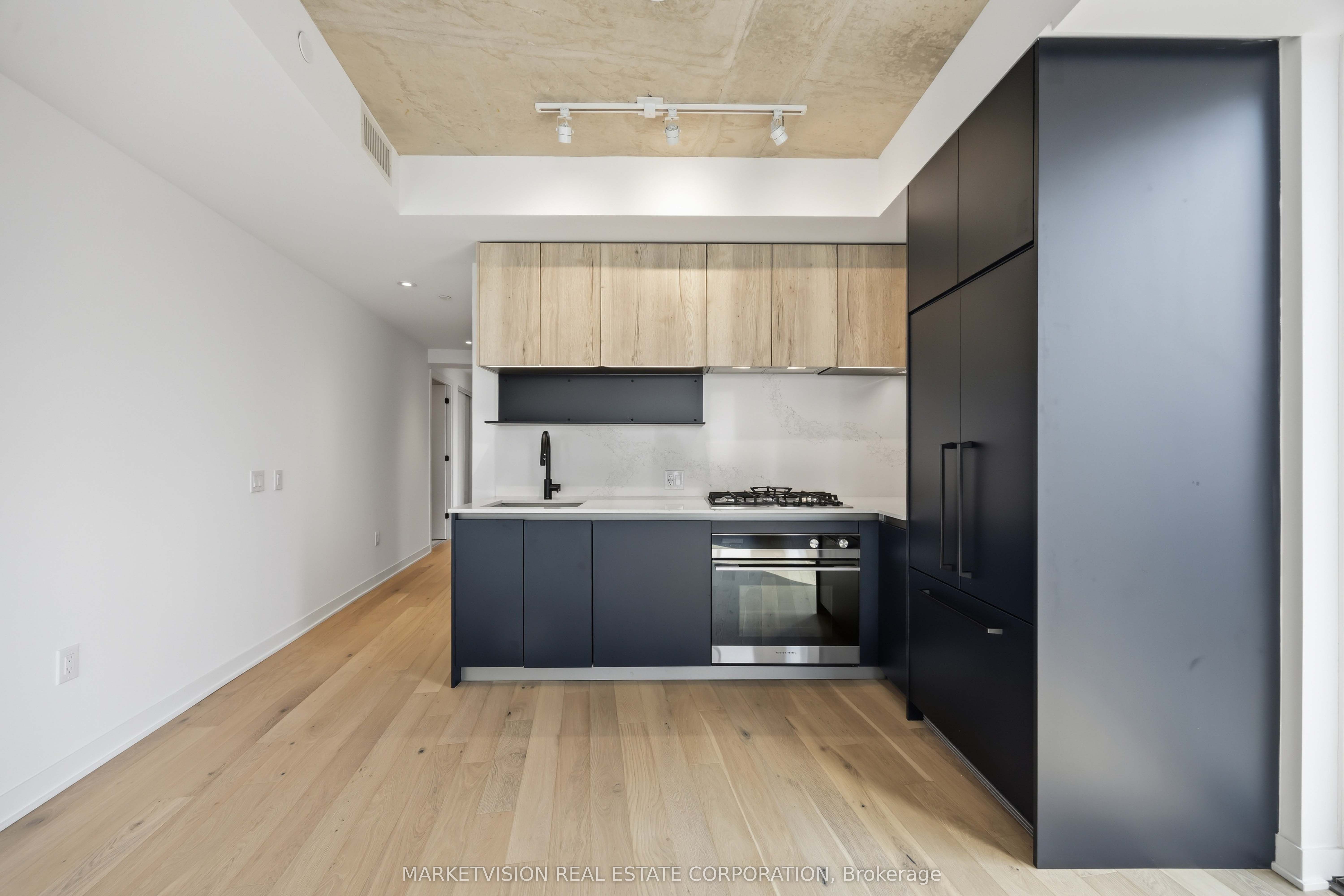 2625 Dundas Street W 317, Toronto, ON M6P 0C5 photo 4