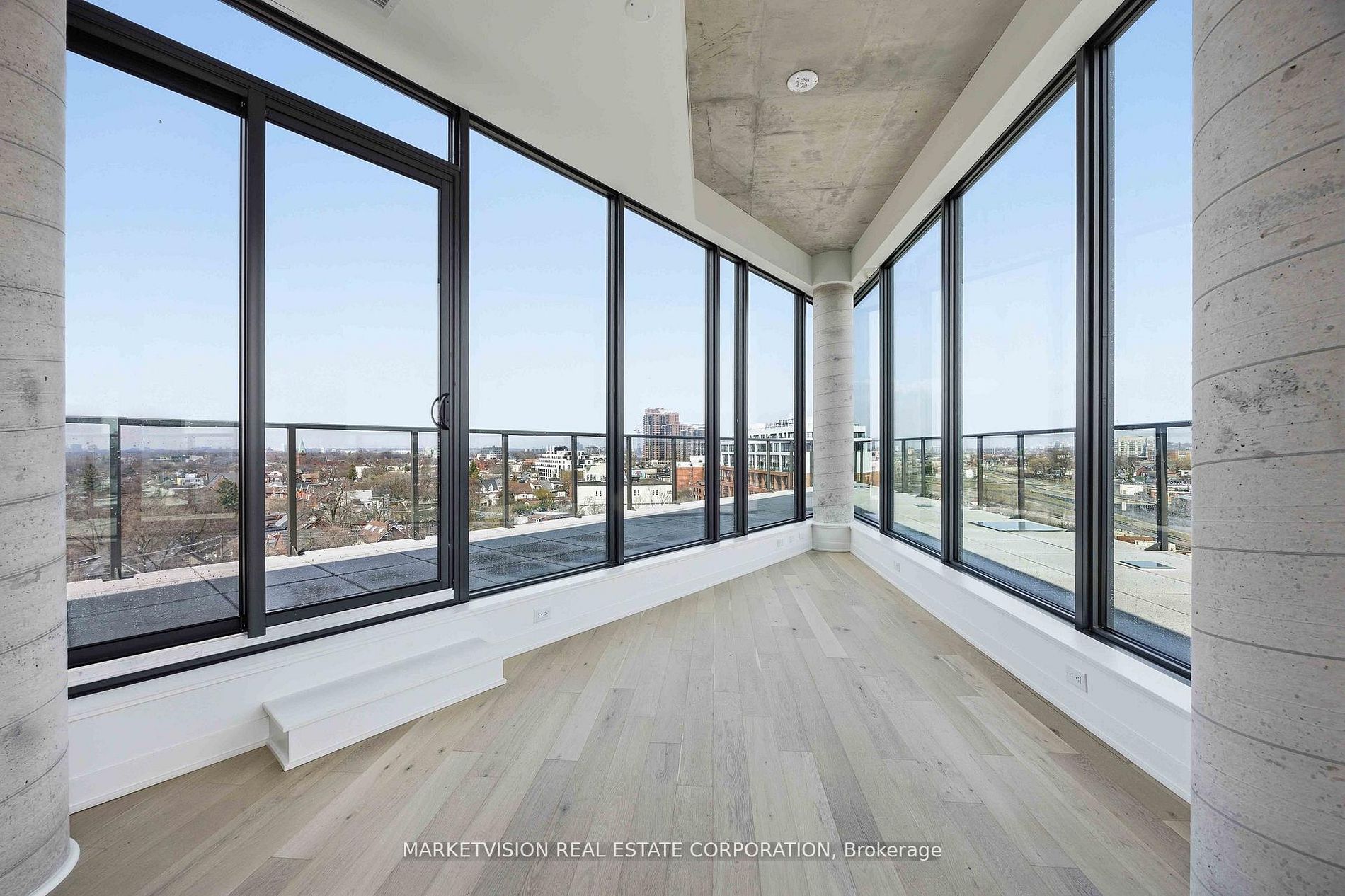 2625 Dundas Street W 902, Toronto, ON M6P 0C5