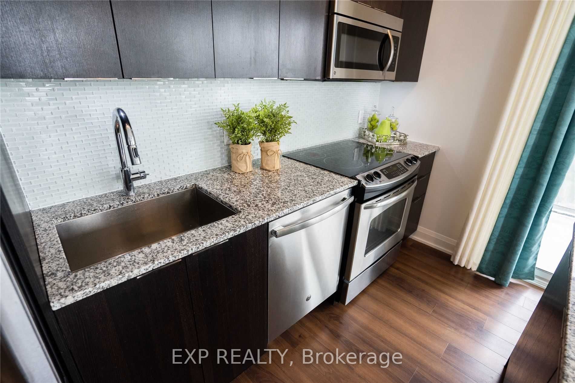 56 Annie Craig Drive 2405, Toronto, ON M8V 0C5 photo 5