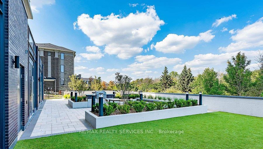 225 Veterans Drive 313, Brampton, ON L7A 0B6 photo 3