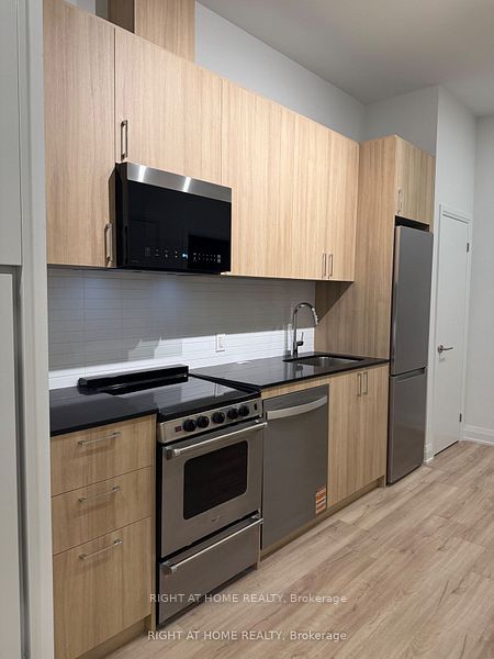 3250 Carding Mill Trail 101, Oakville, ON L6M 1L3 photo 5