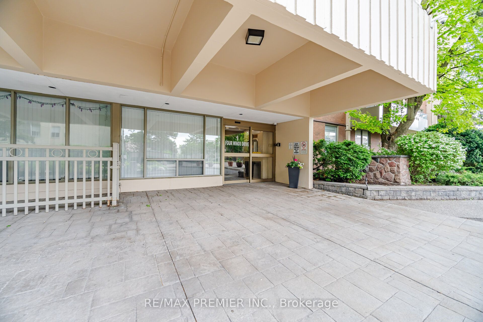 1 Four Winds Drive 701, Toronto, ON M3J 2T1 photo 4