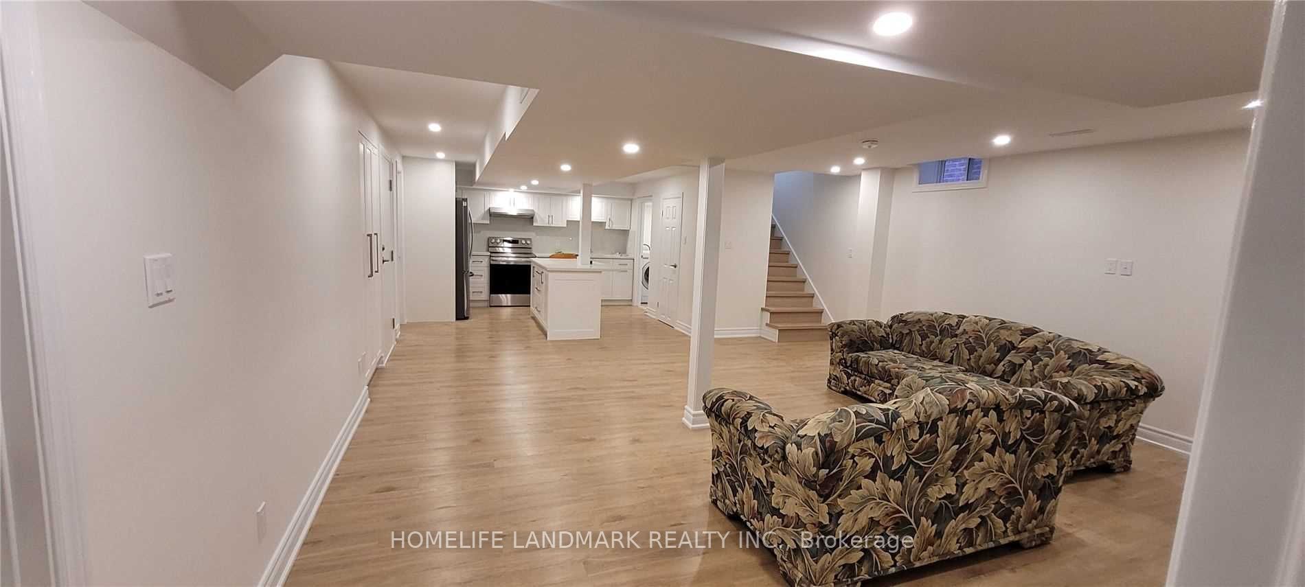 2564 Comet Court, Mississauga, ON L5K 2R4 photo 3