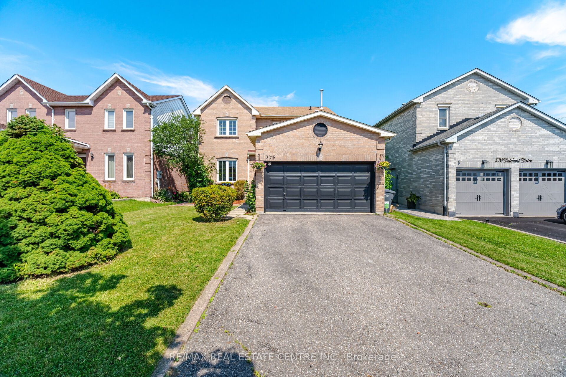 3015 Dalehurst Drive, Mississauga, ON L5N 6M8 photo 2